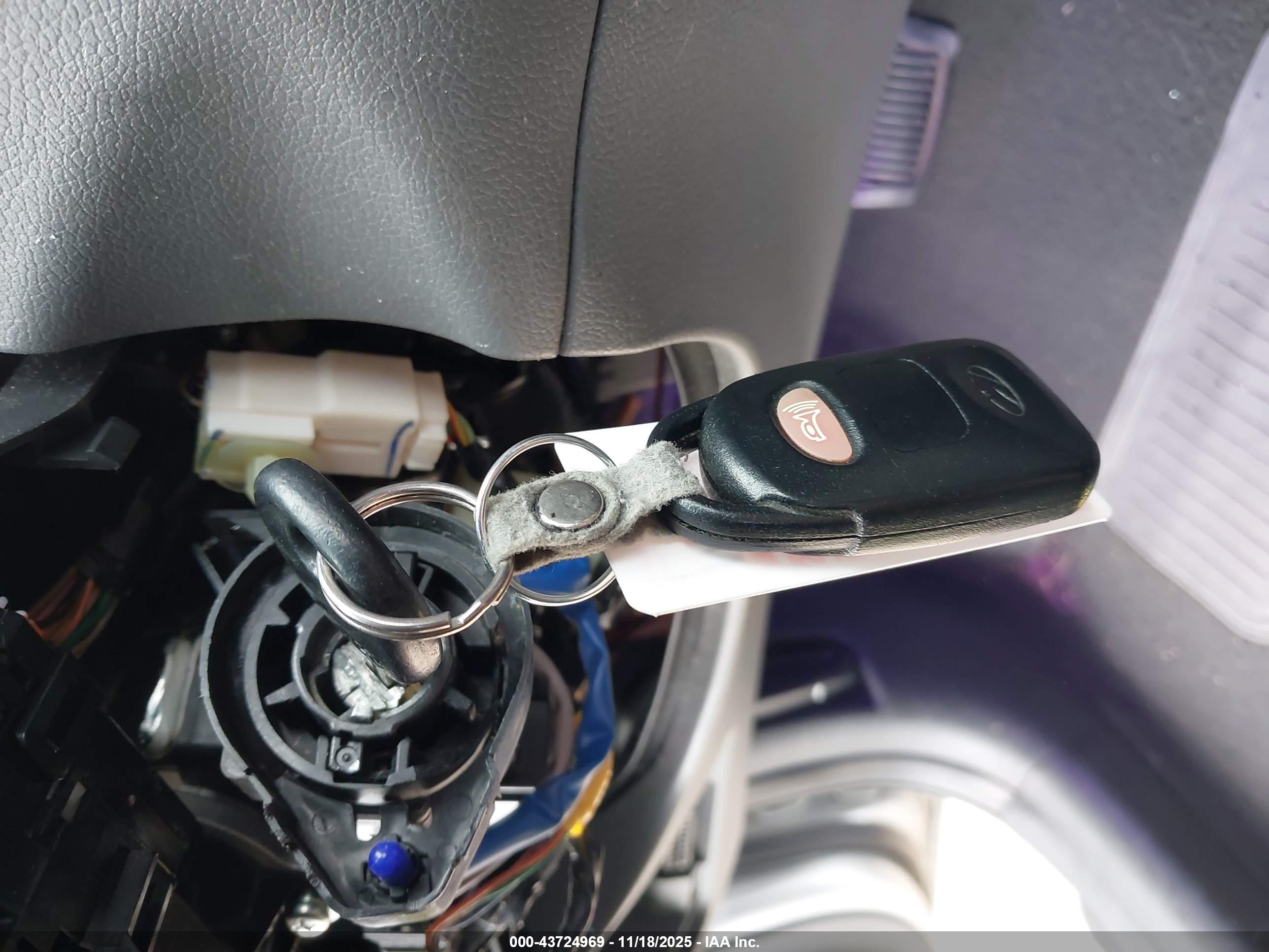 HYUNDAI ELANTRA image 11
