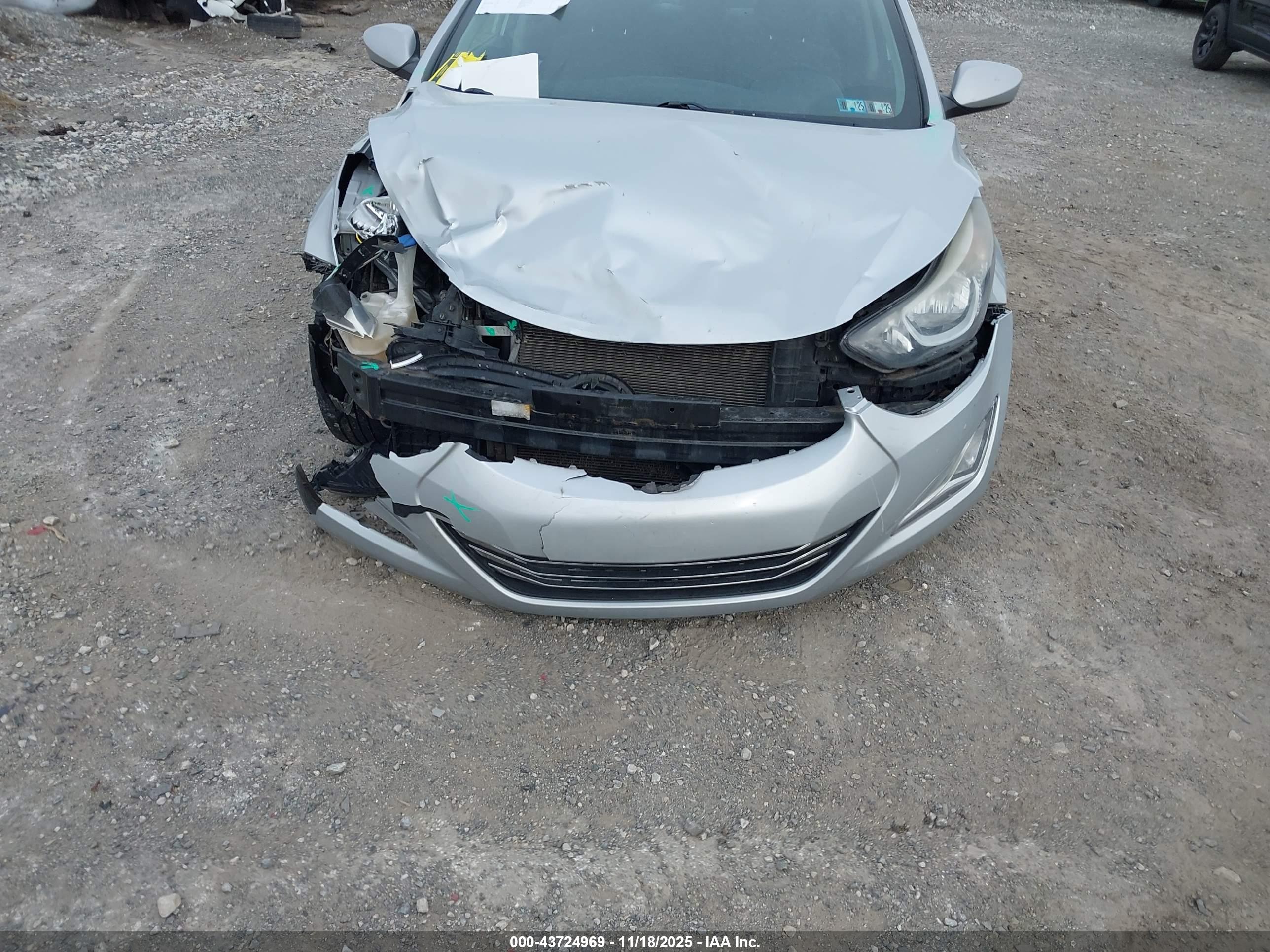 HYUNDAI ELANTRA image 6