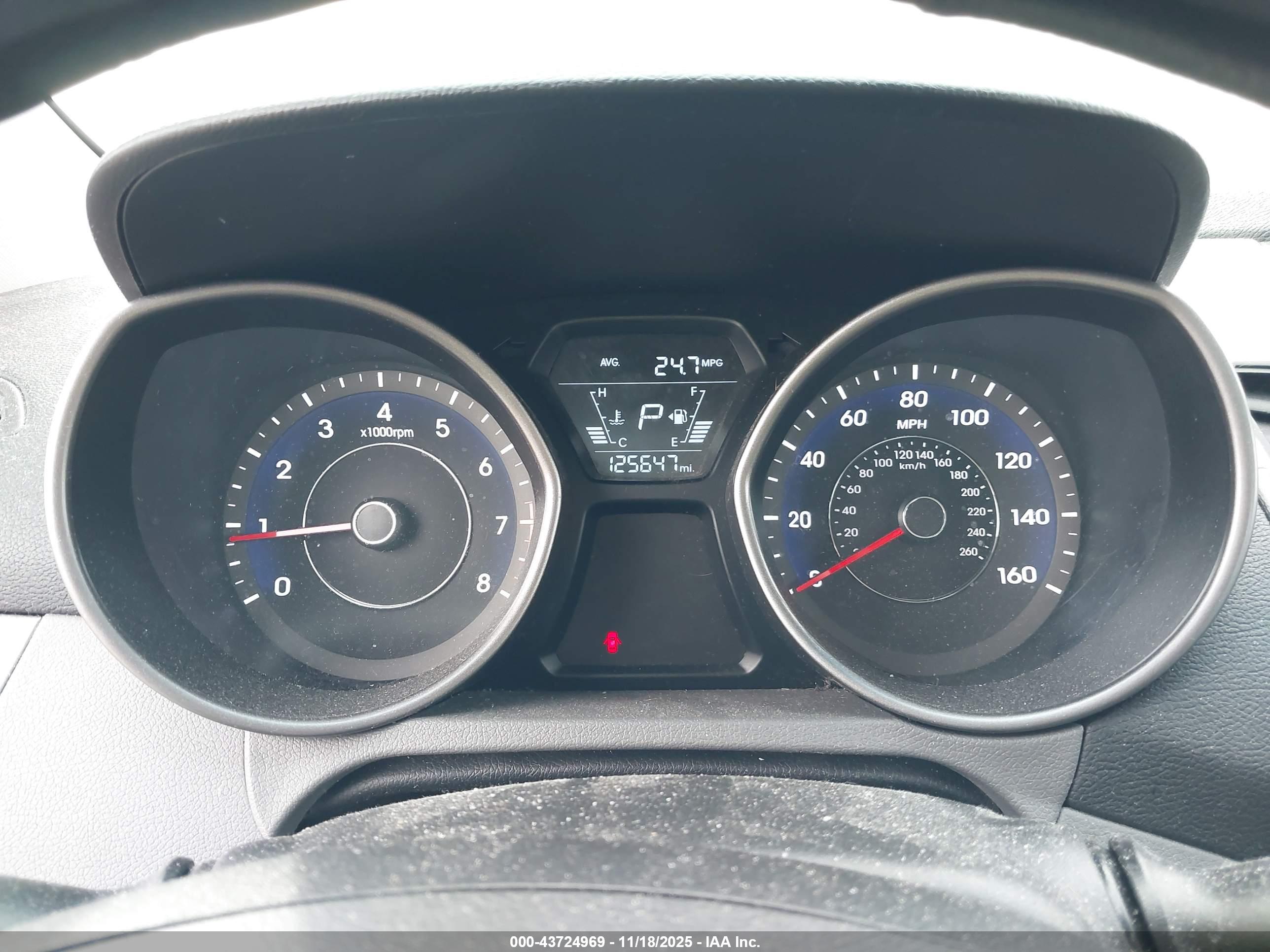HYUNDAI ELANTRA image 7