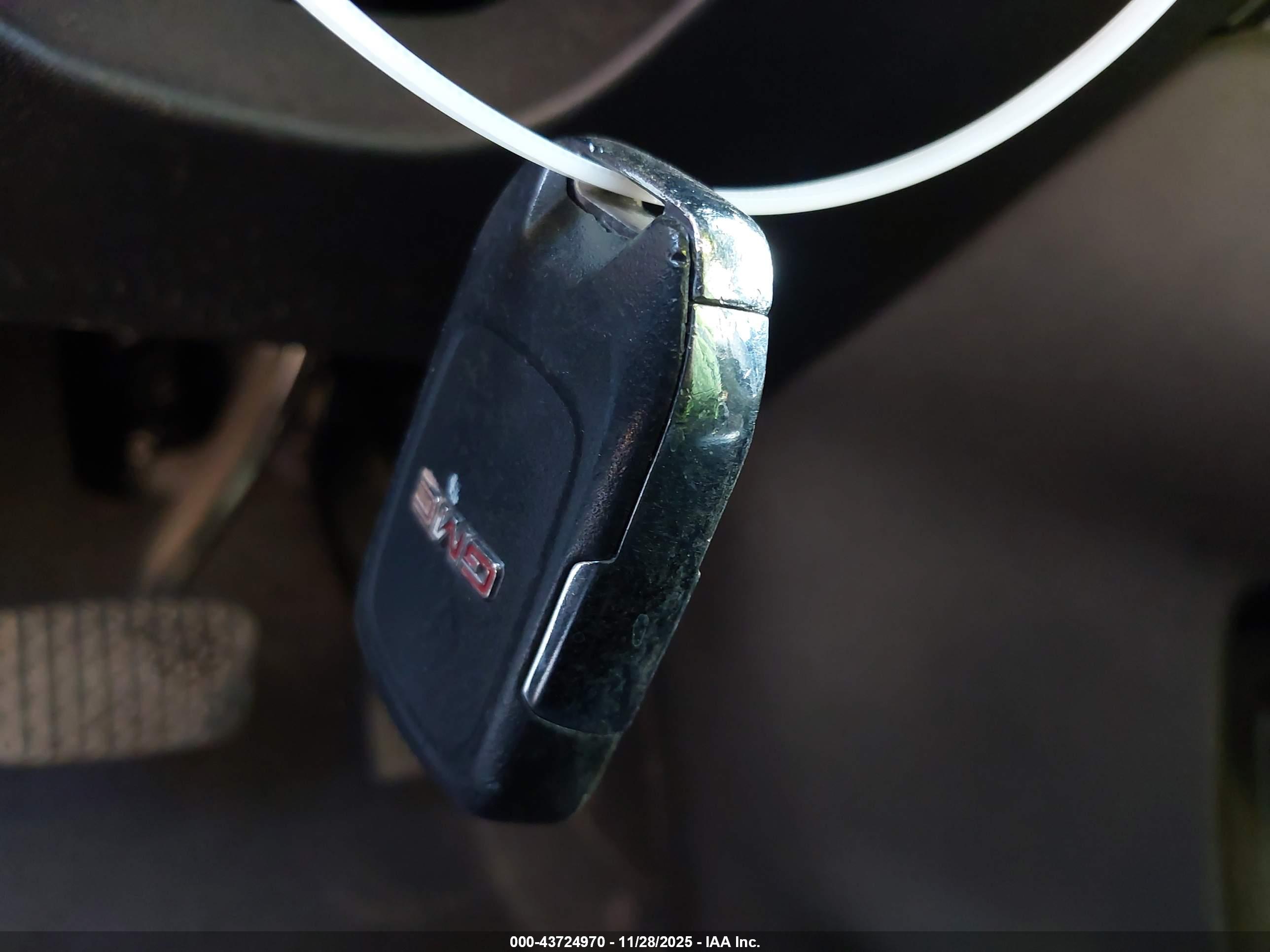 GMC TERRAIN image 11