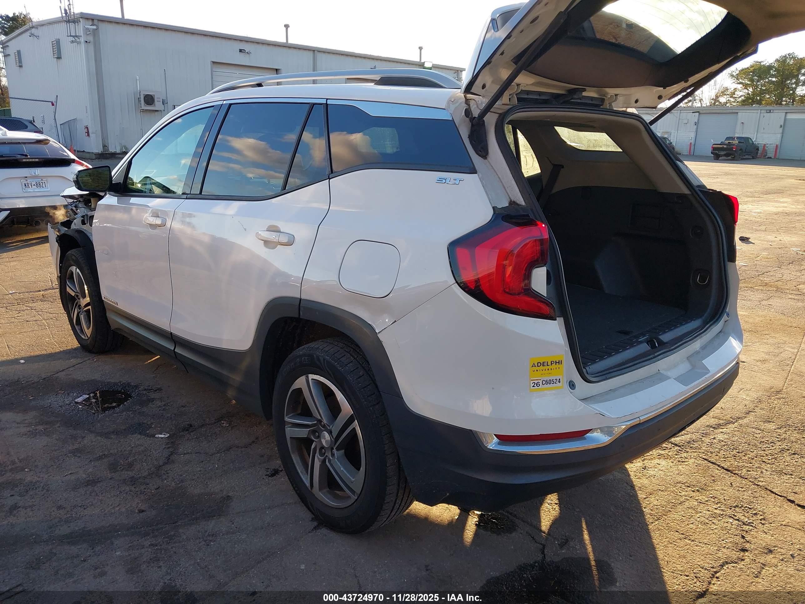 GMC TERRAIN image 3