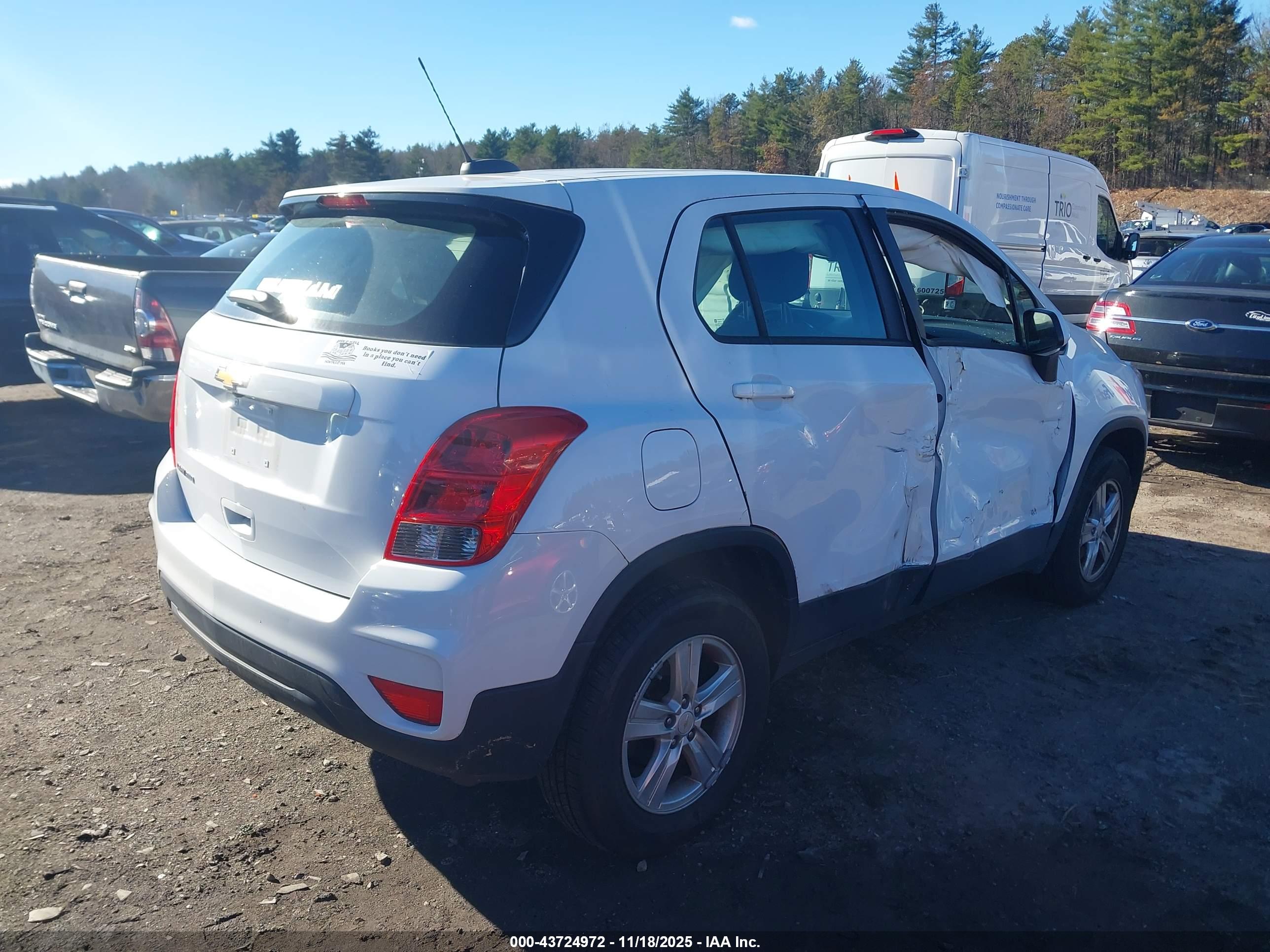 CHEVROLET TRAX image 4