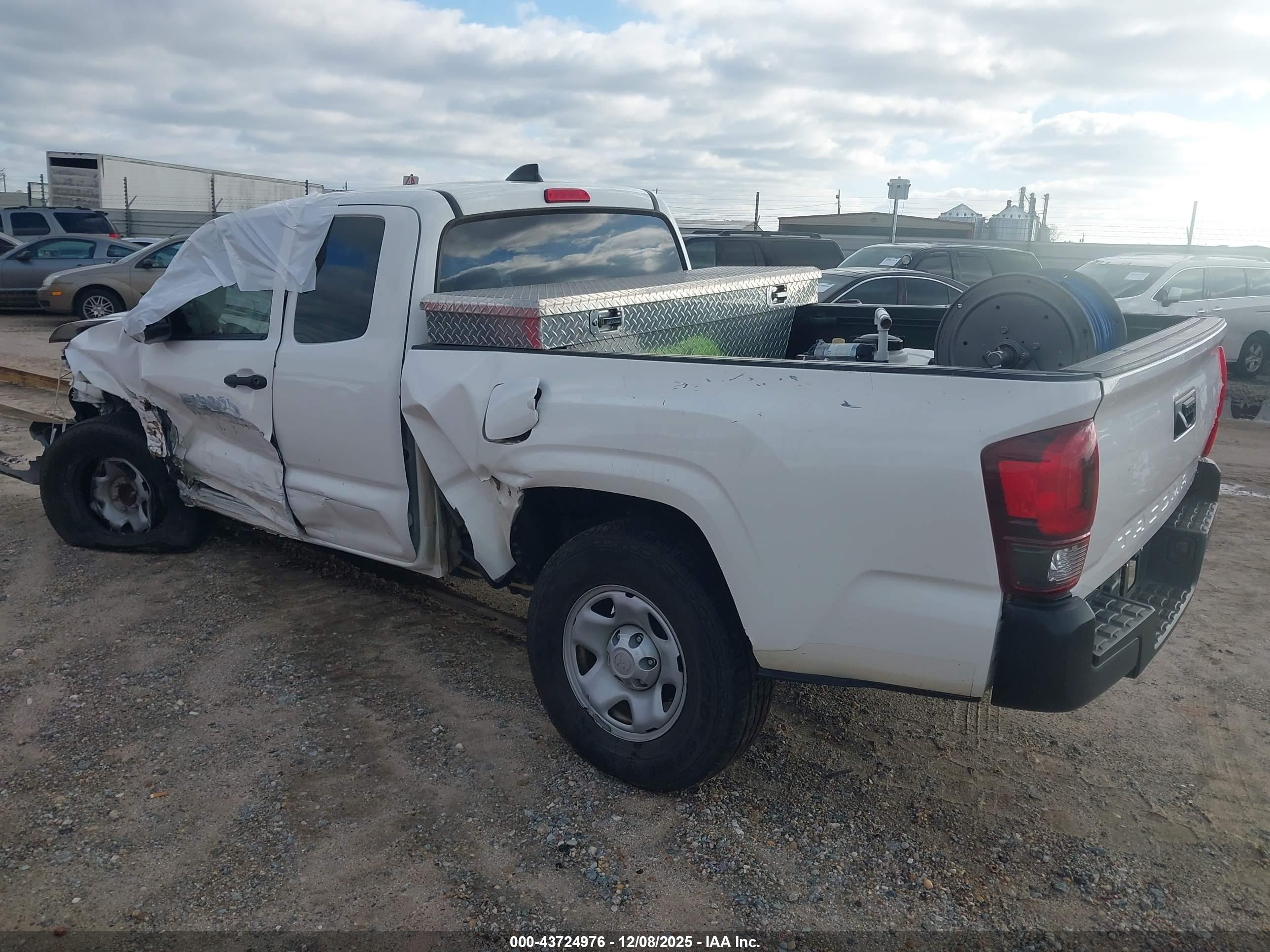 TOYOTA TACOMA image 3