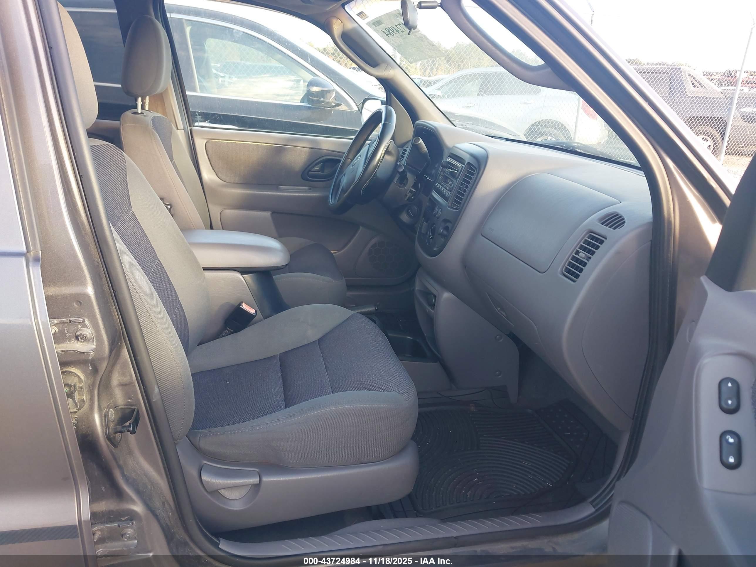 FORD ESCAPE image 5