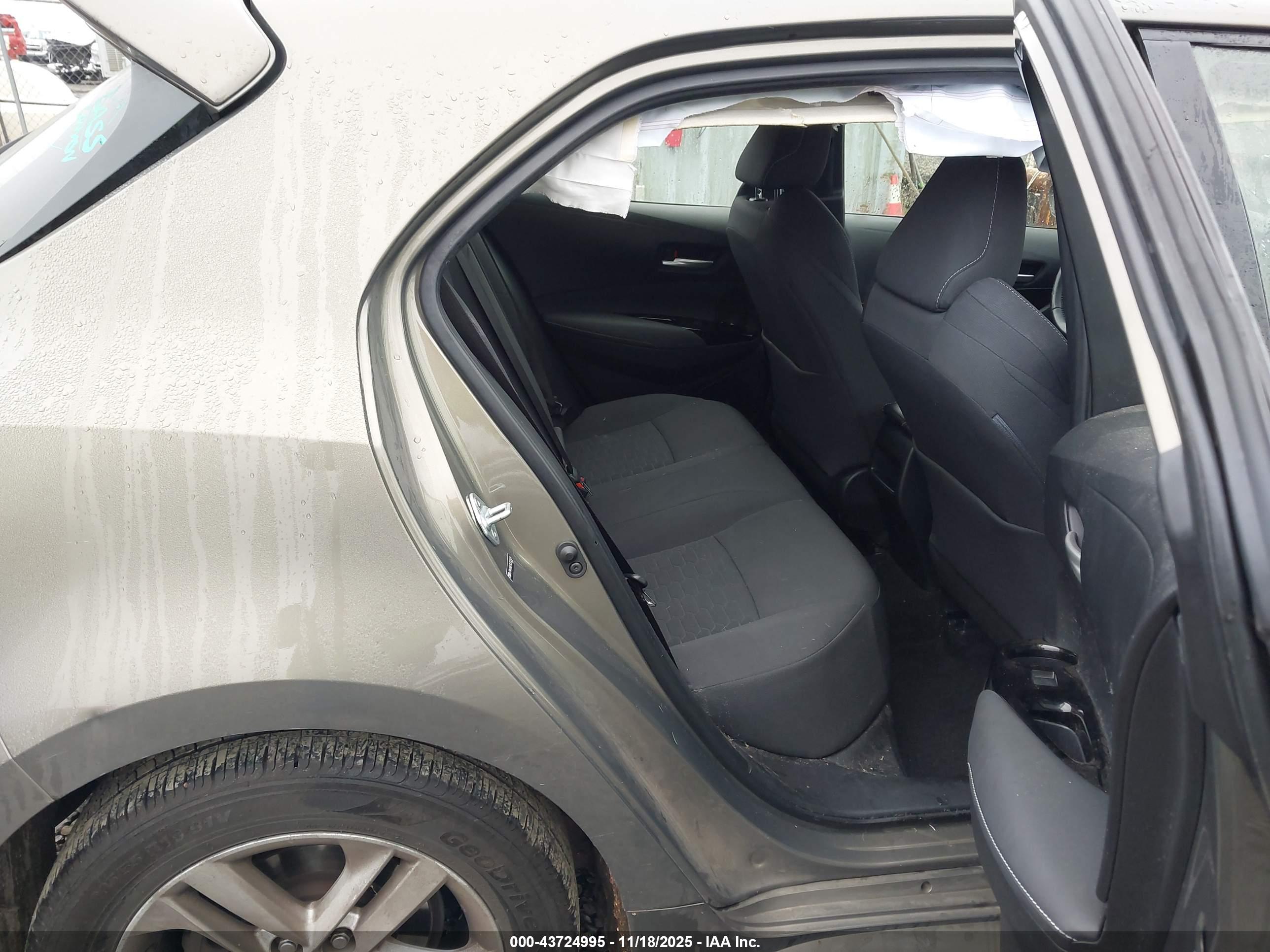 TOYOTA COROLLA image 8