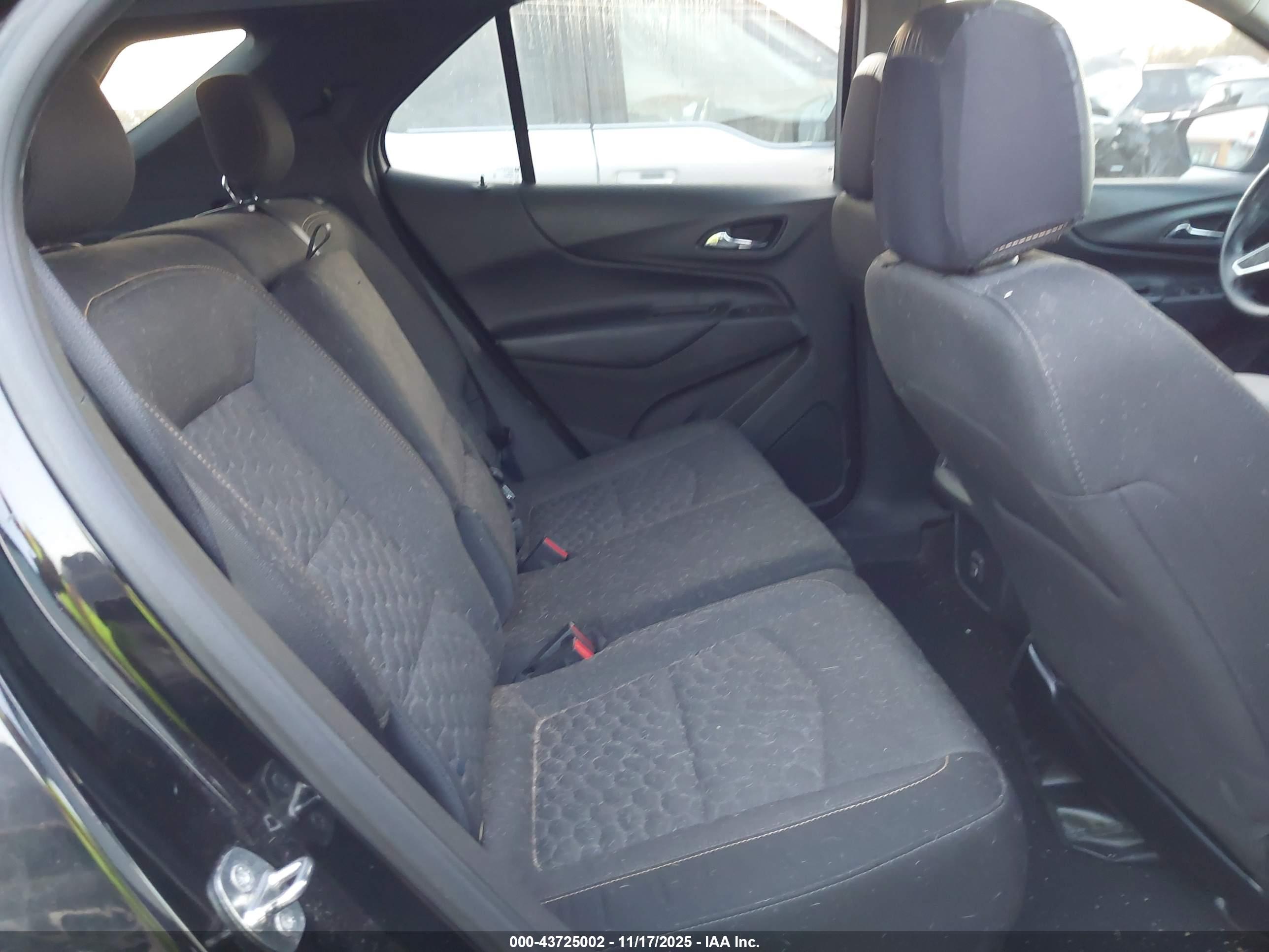 CHEVROLET EQUINOX image 8