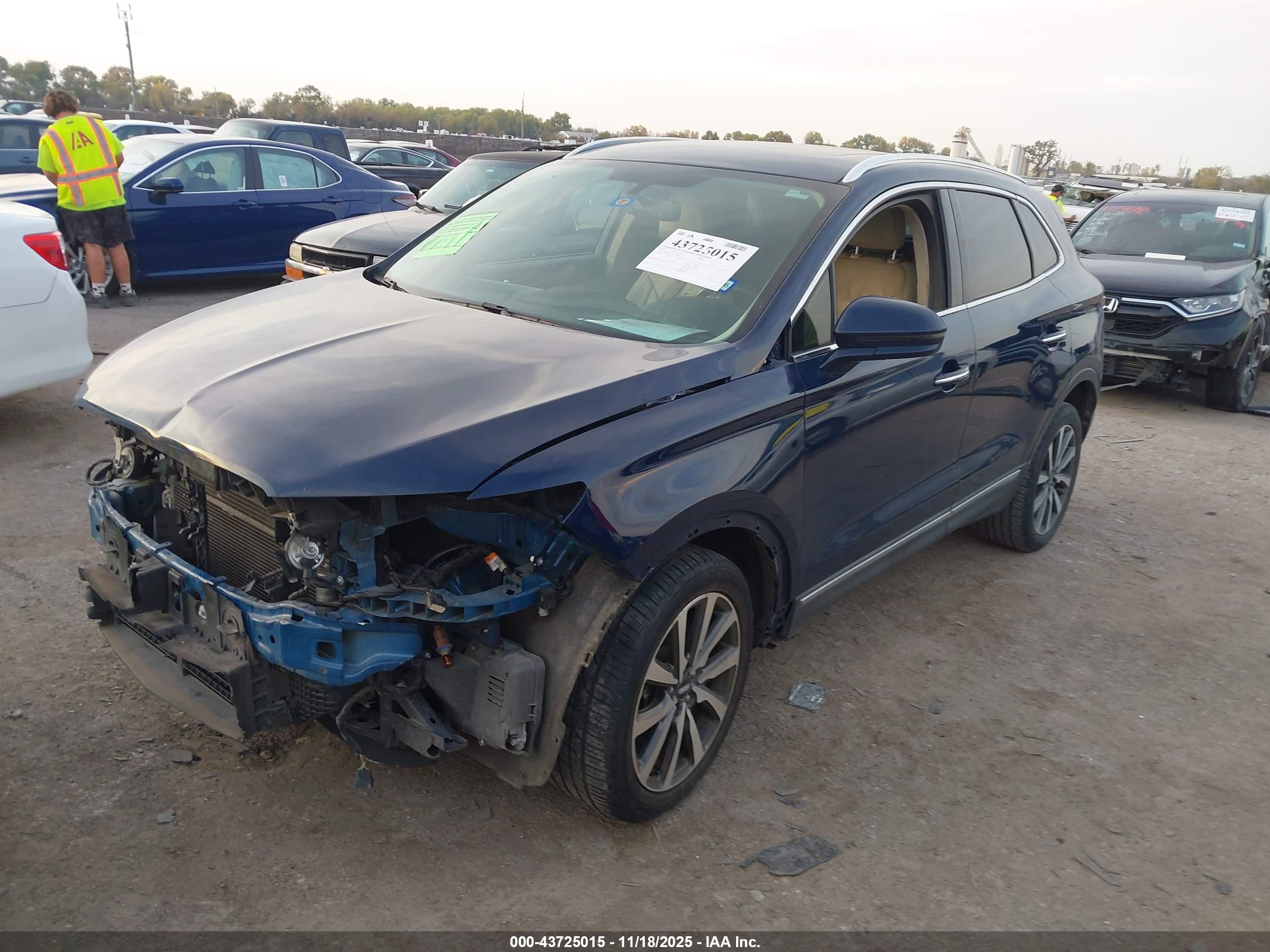 LINCOLN MKC image 2