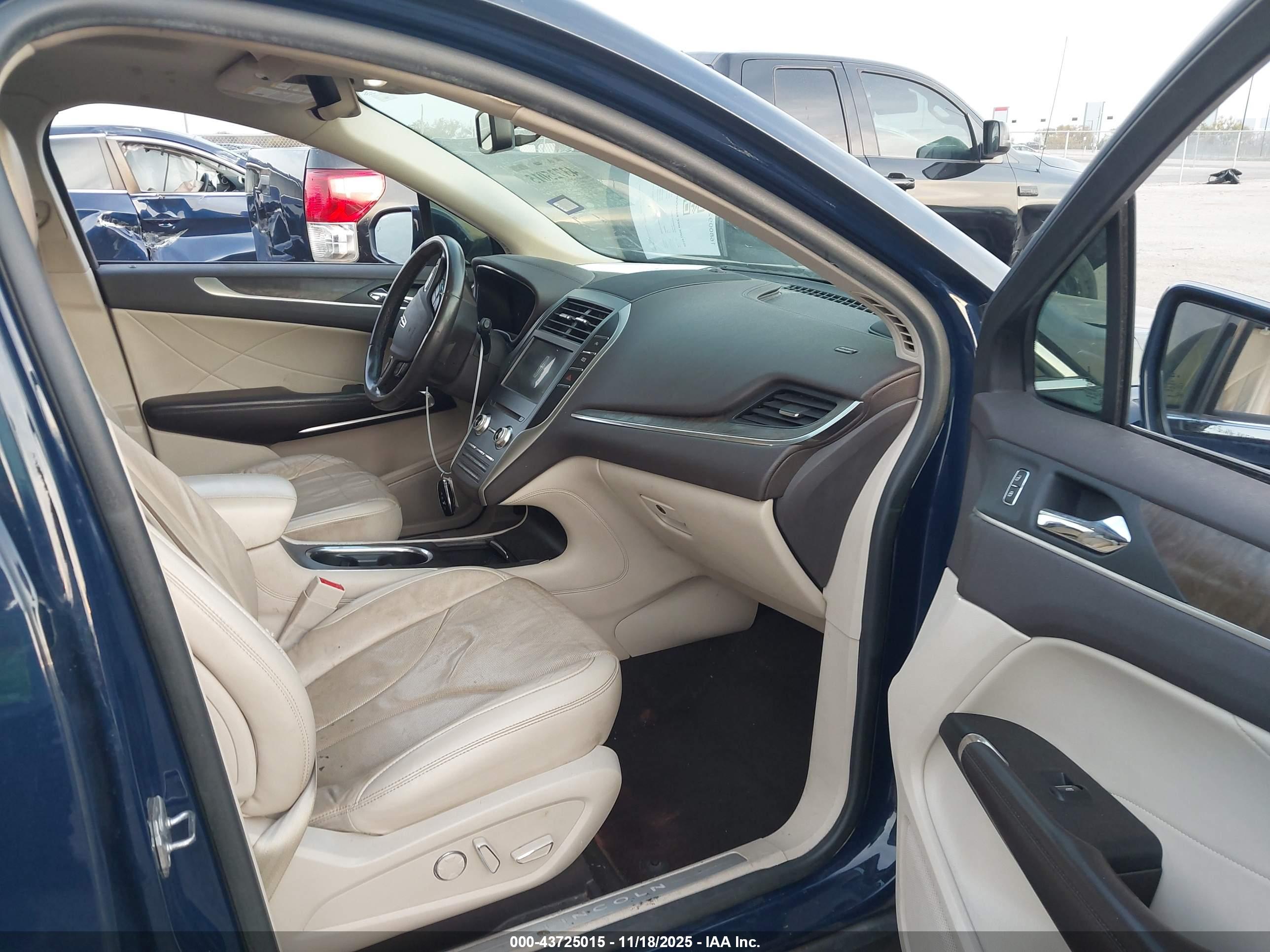 LINCOLN MKC image 5