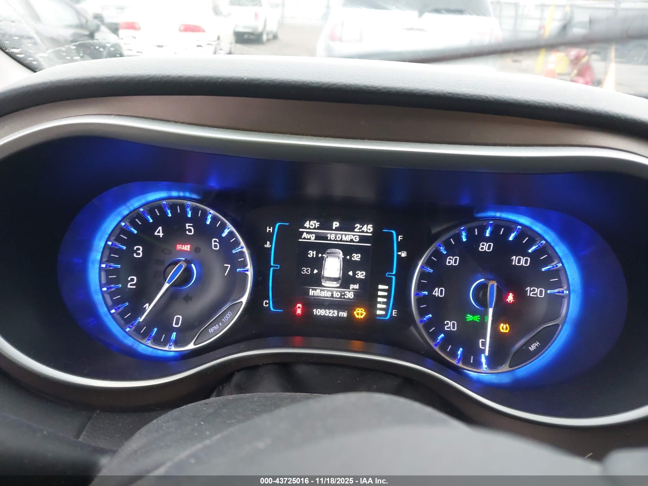 CHRYSLER PACIFICA image 7