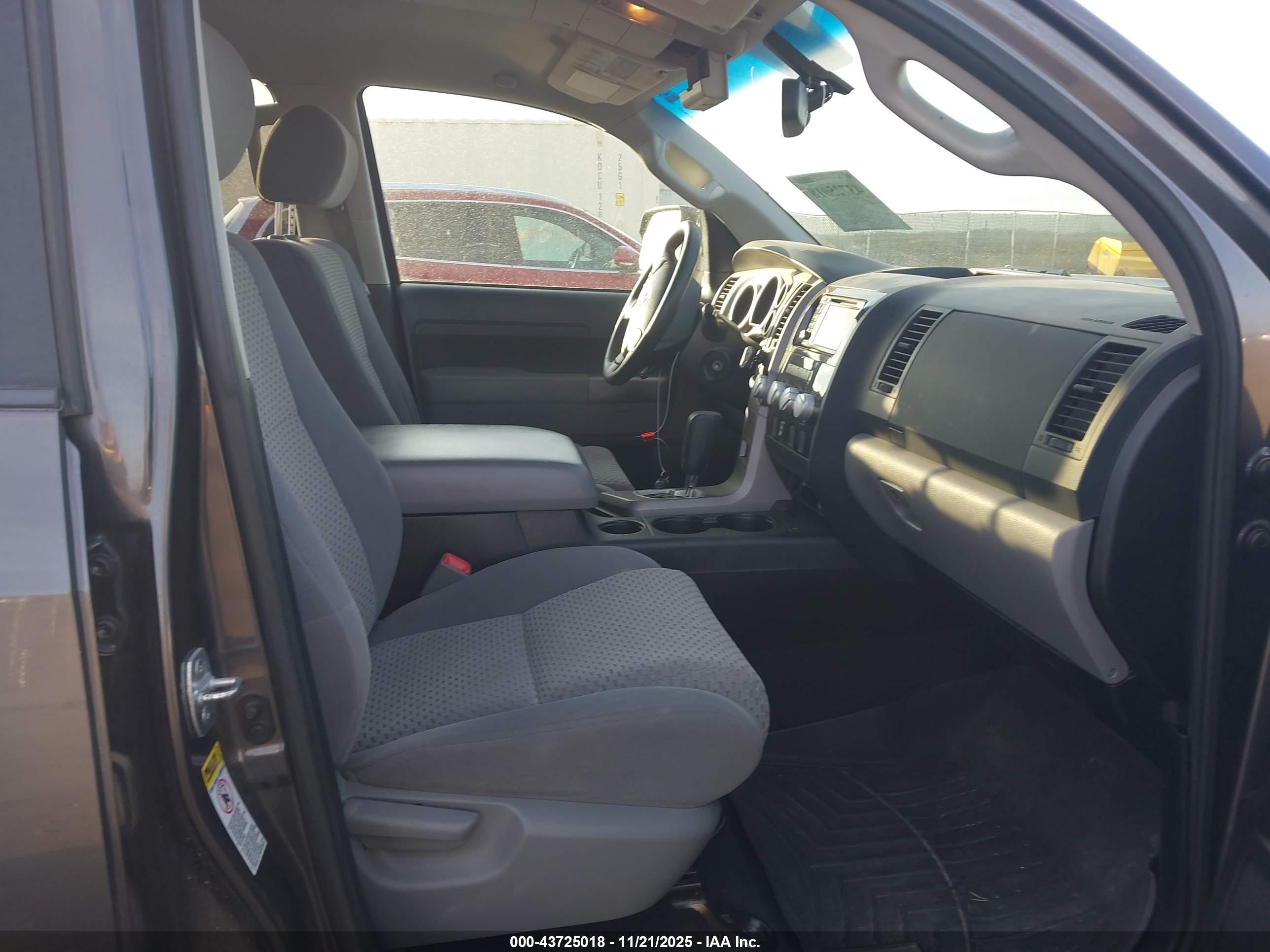 TOYOTA TUNDRA image 5