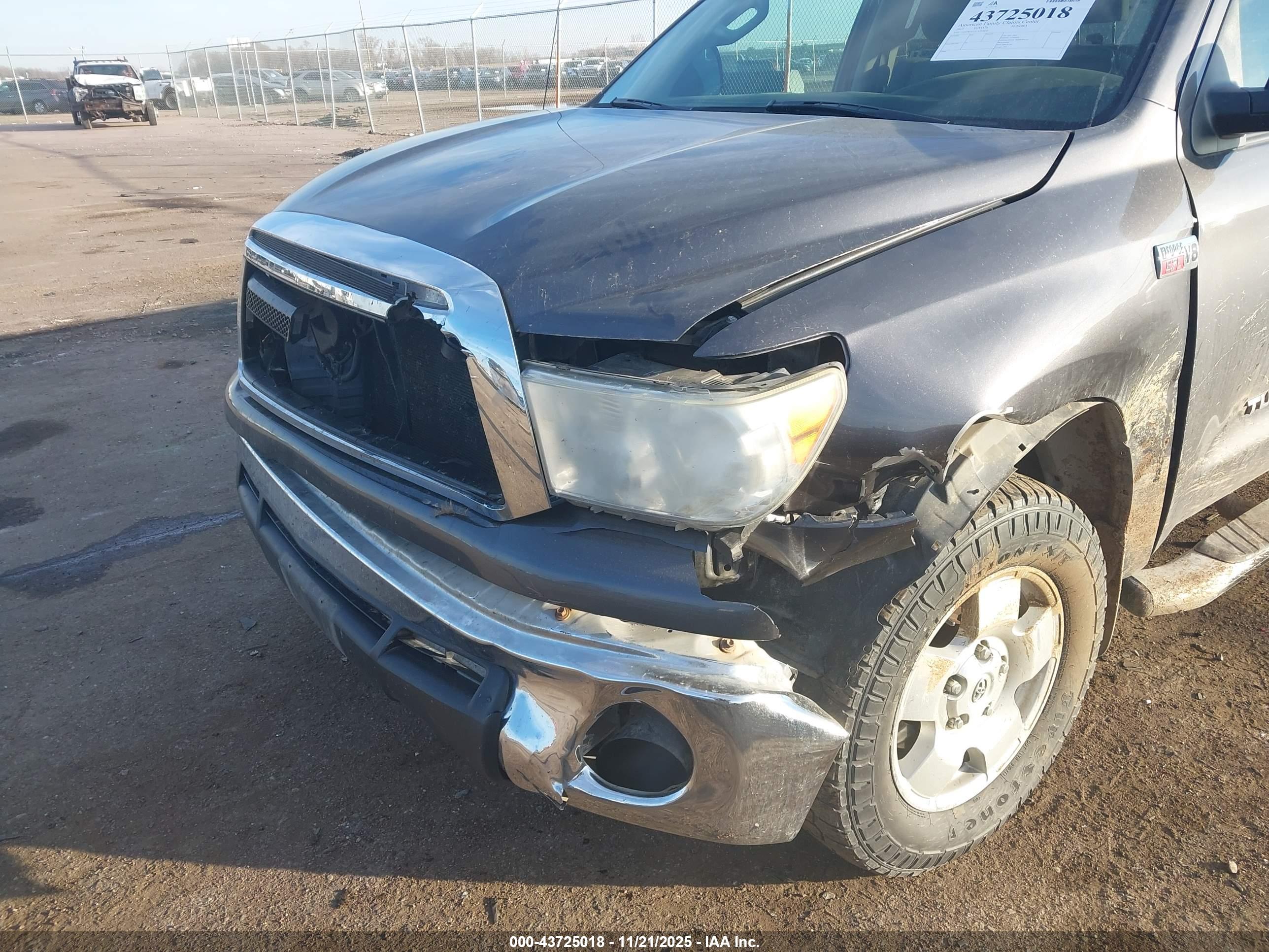 TOYOTA TUNDRA image 6