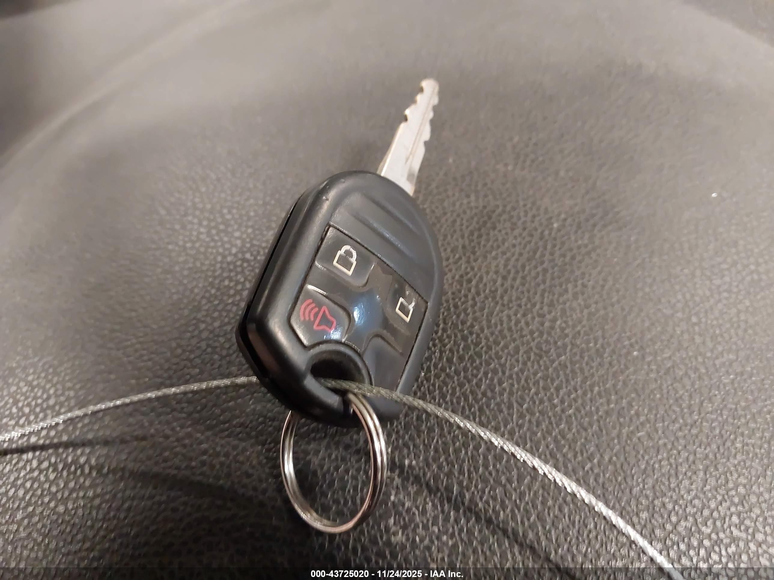 FORD EXPLORER image 11