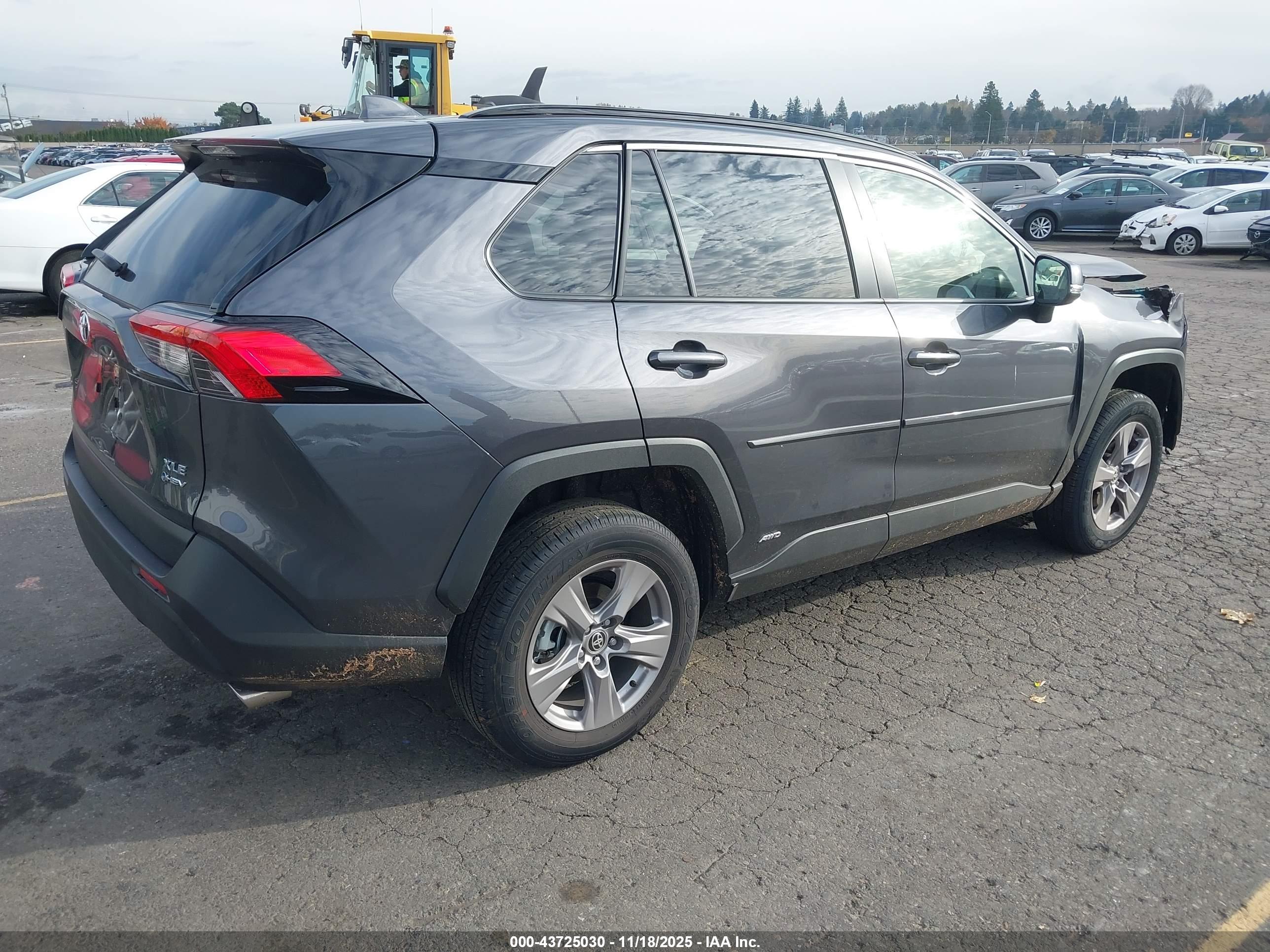 TOYOTA RAV4 image 4
