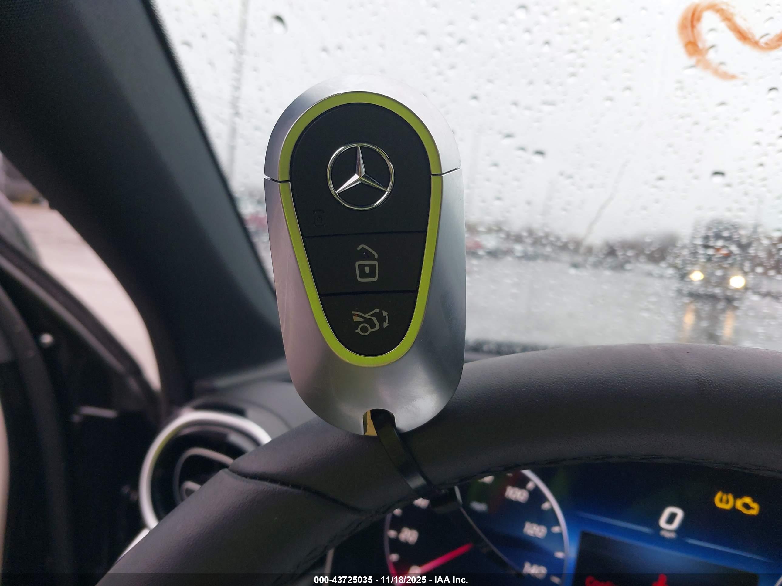 MERCEDES-BENZ C image 11