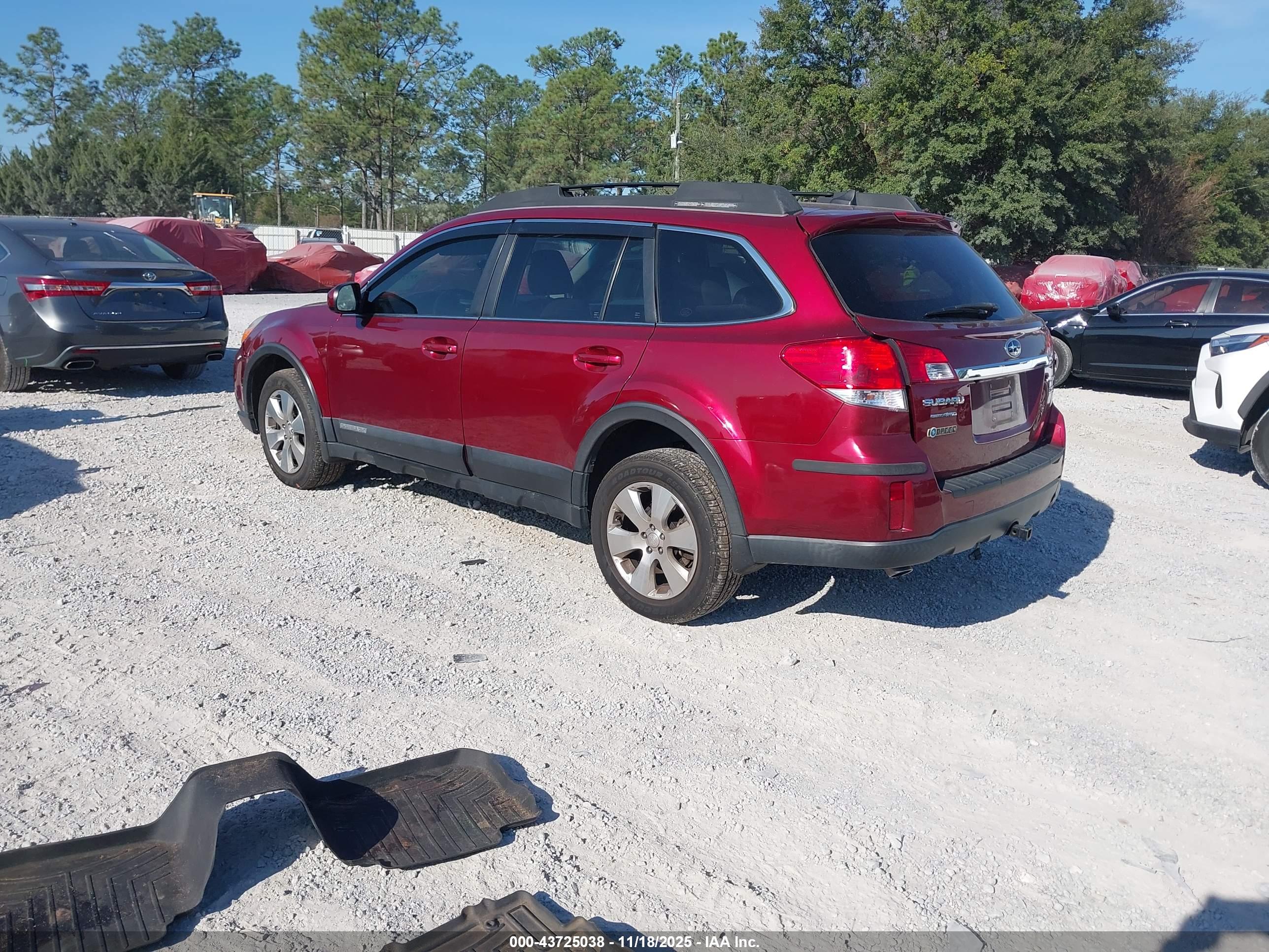 SUBARU OUTBACK image 3