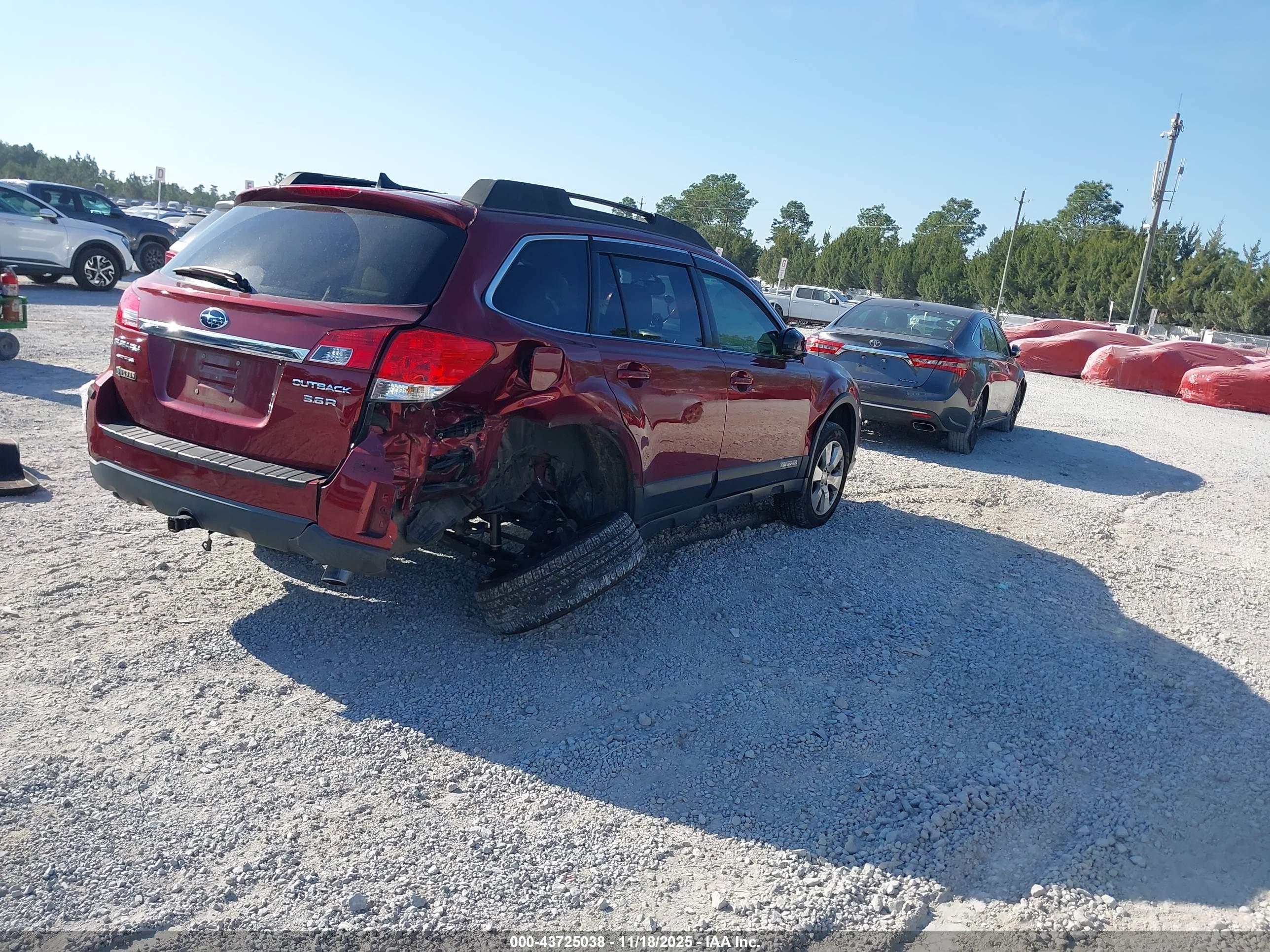 SUBARU OUTBACK image 4