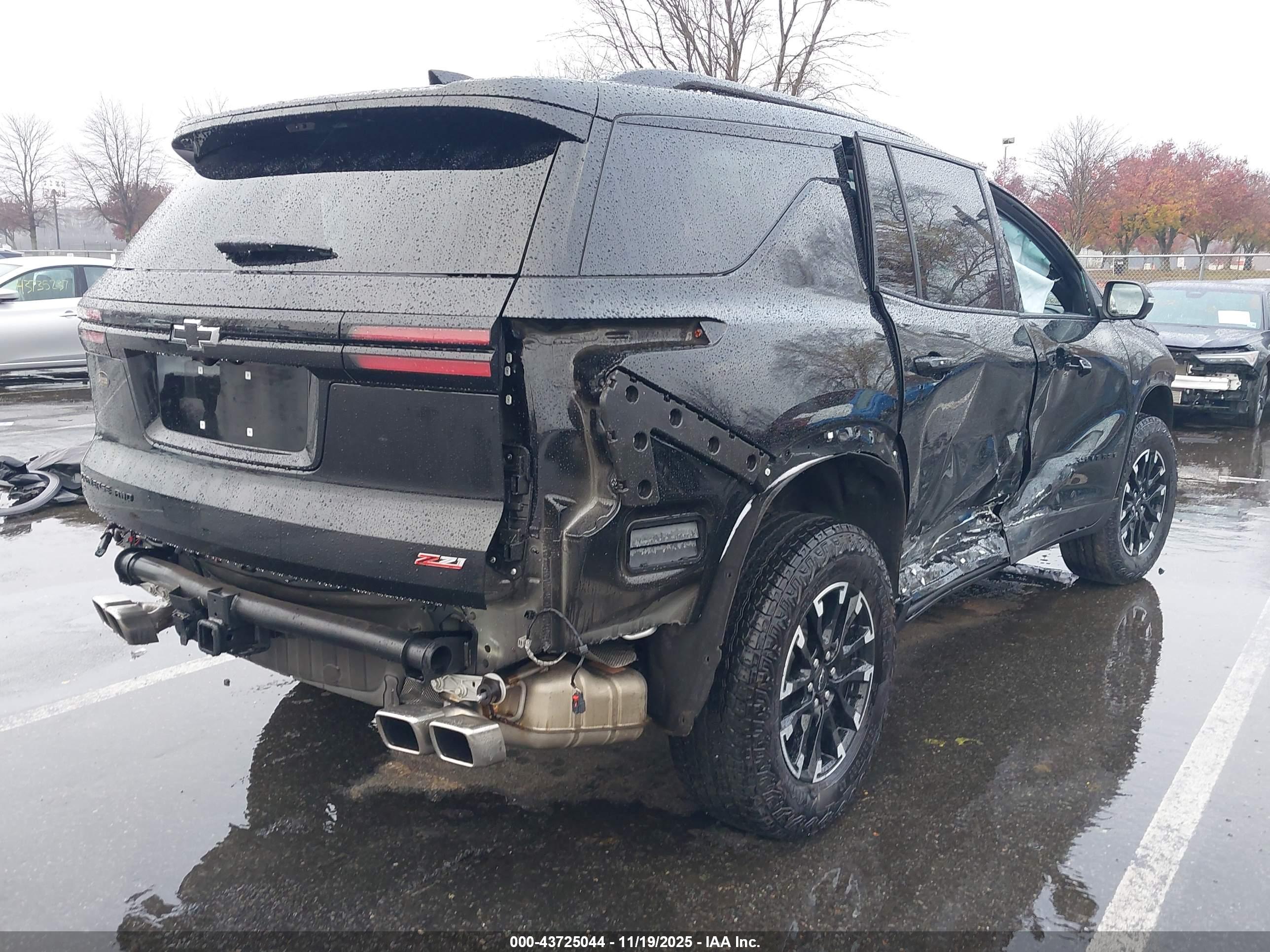 CHEVROLET TRAVERSE image 4