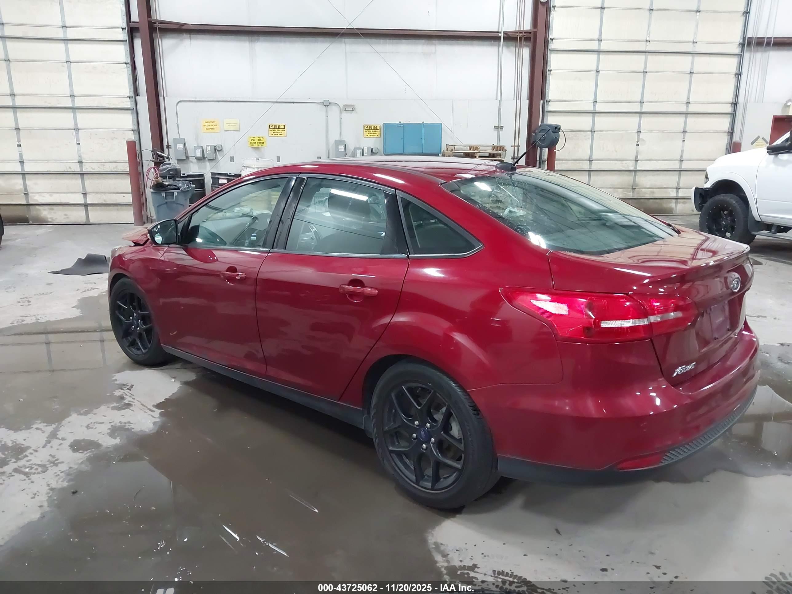 FORD FOCUS image 3