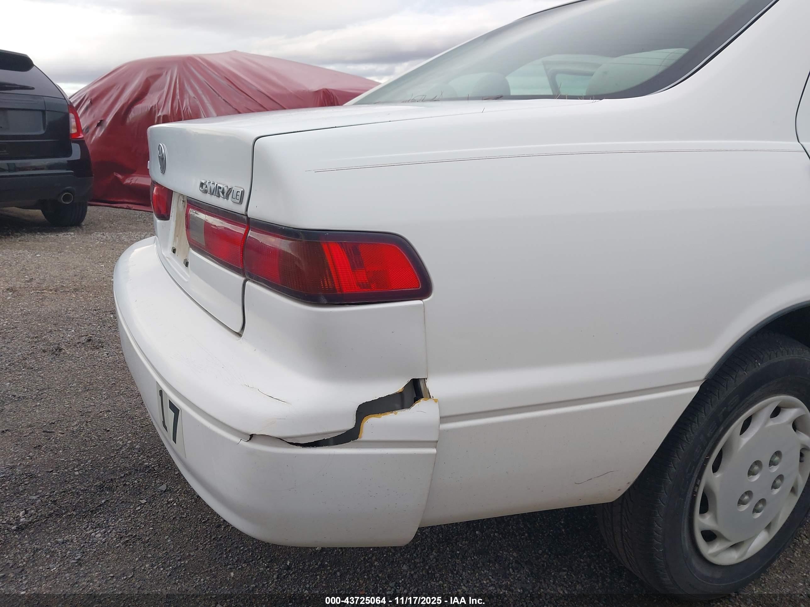 TOYOTA CAMRY image 6