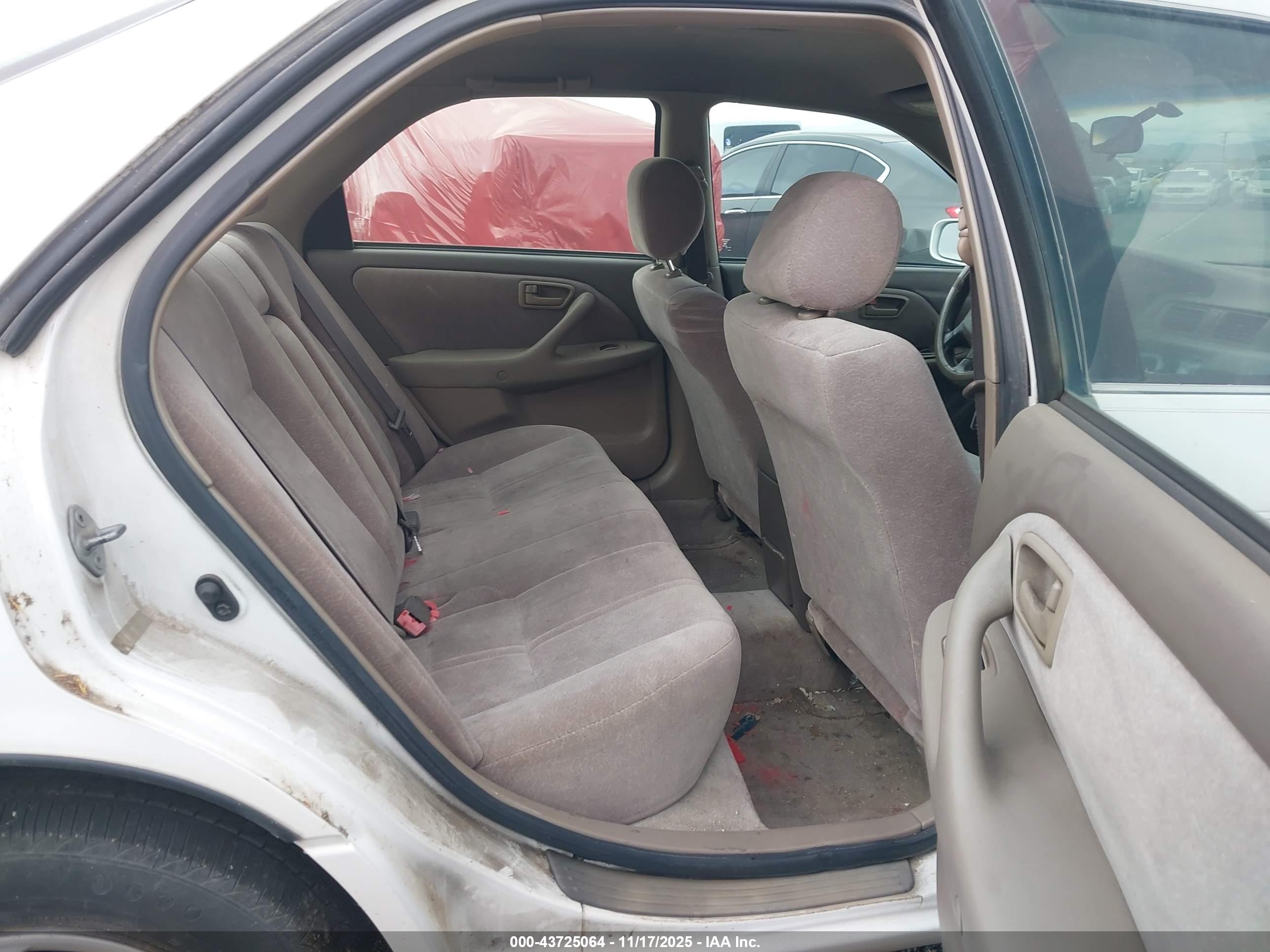 TOYOTA CAMRY image 8