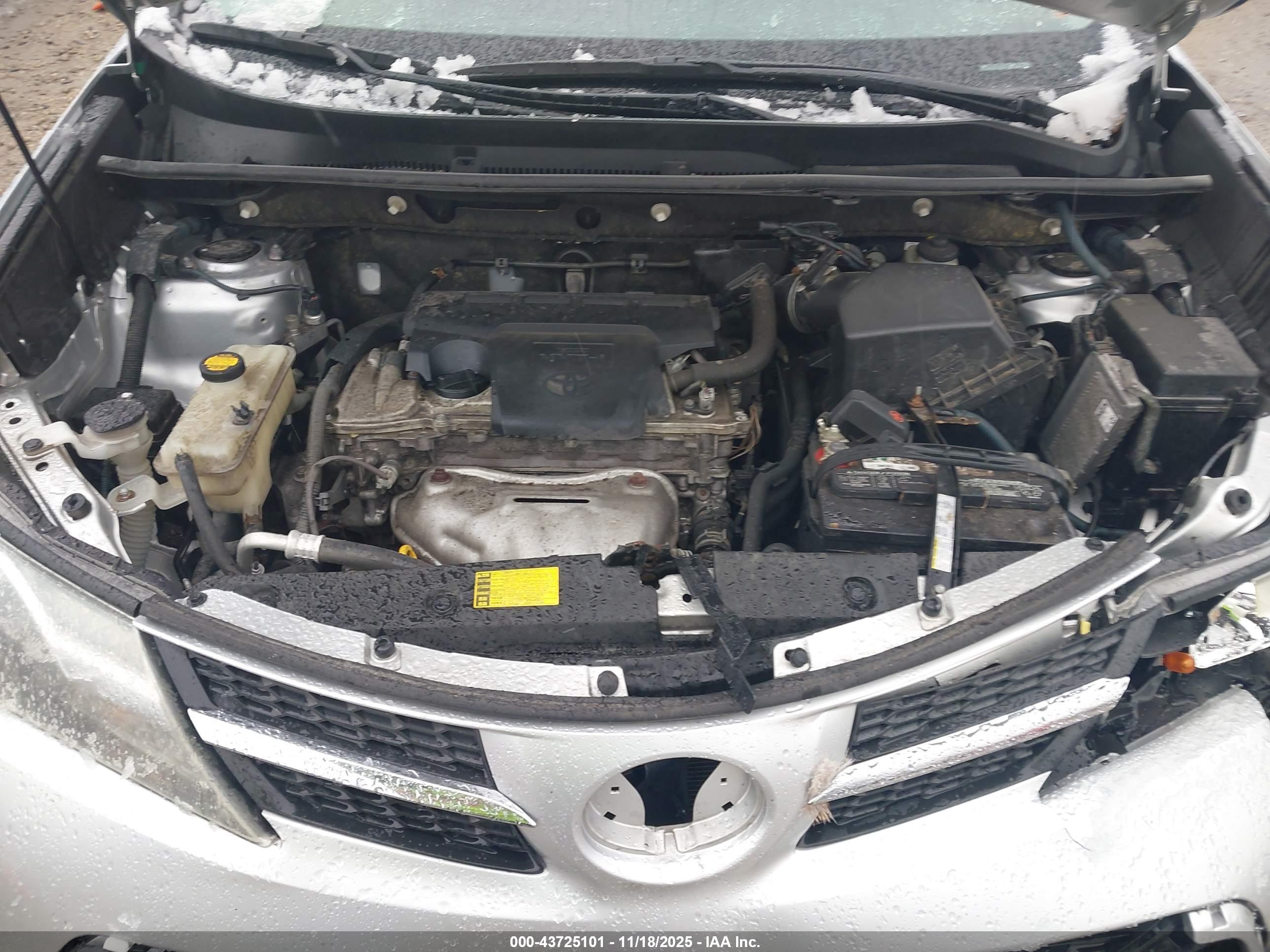 TOYOTA RAV4 image 10