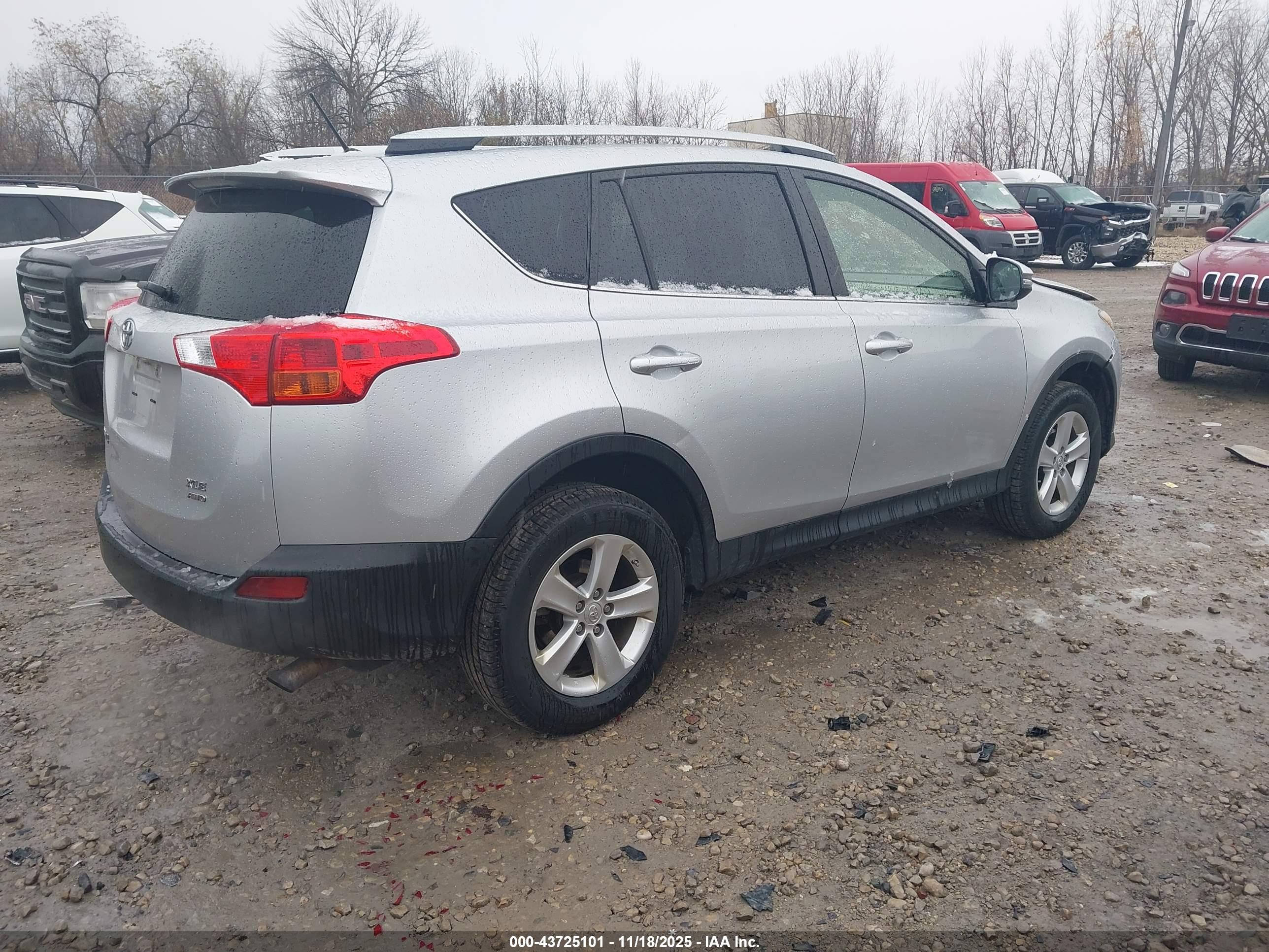 TOYOTA RAV4 image 4