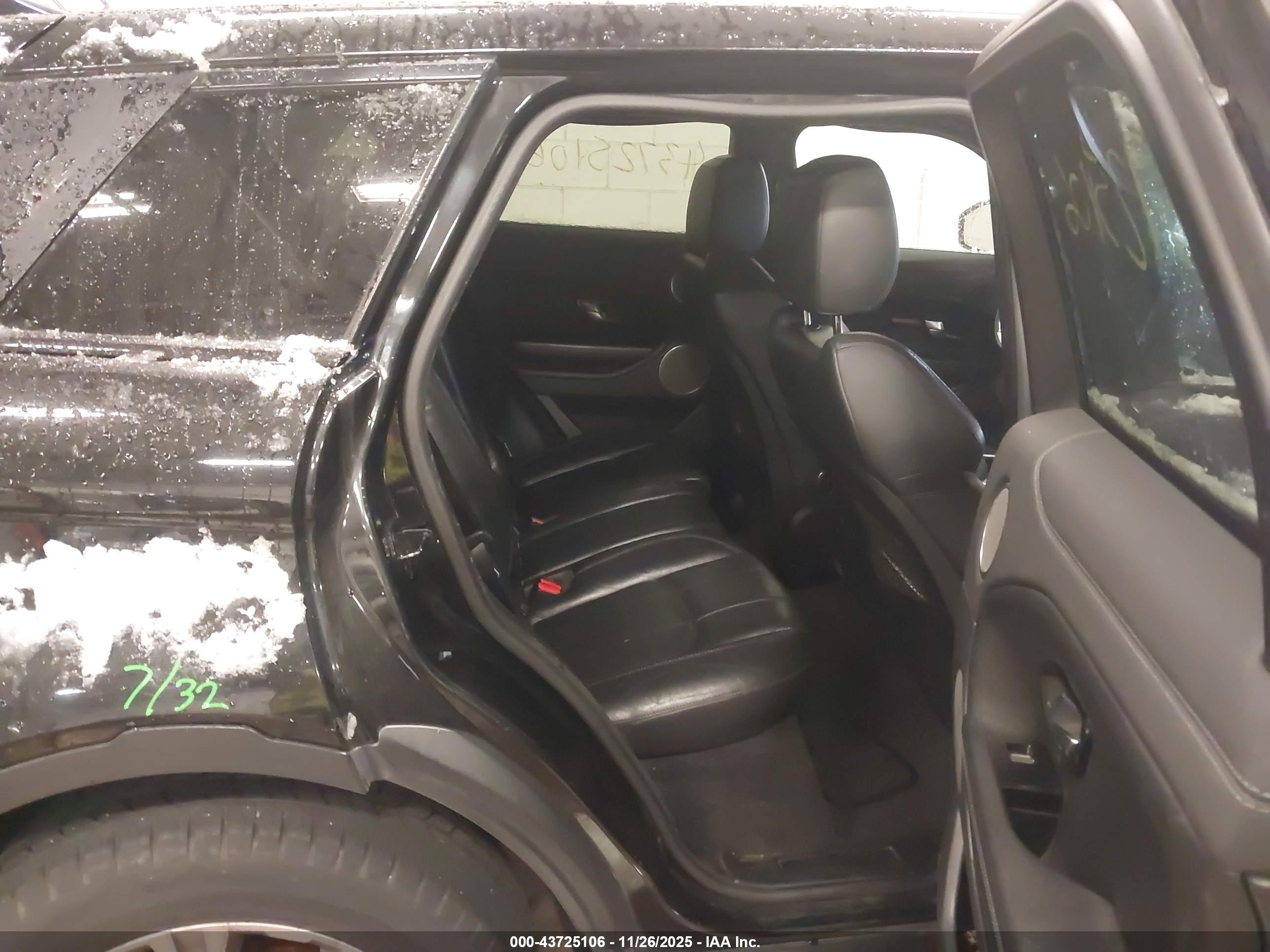 LAND ROVER image 8