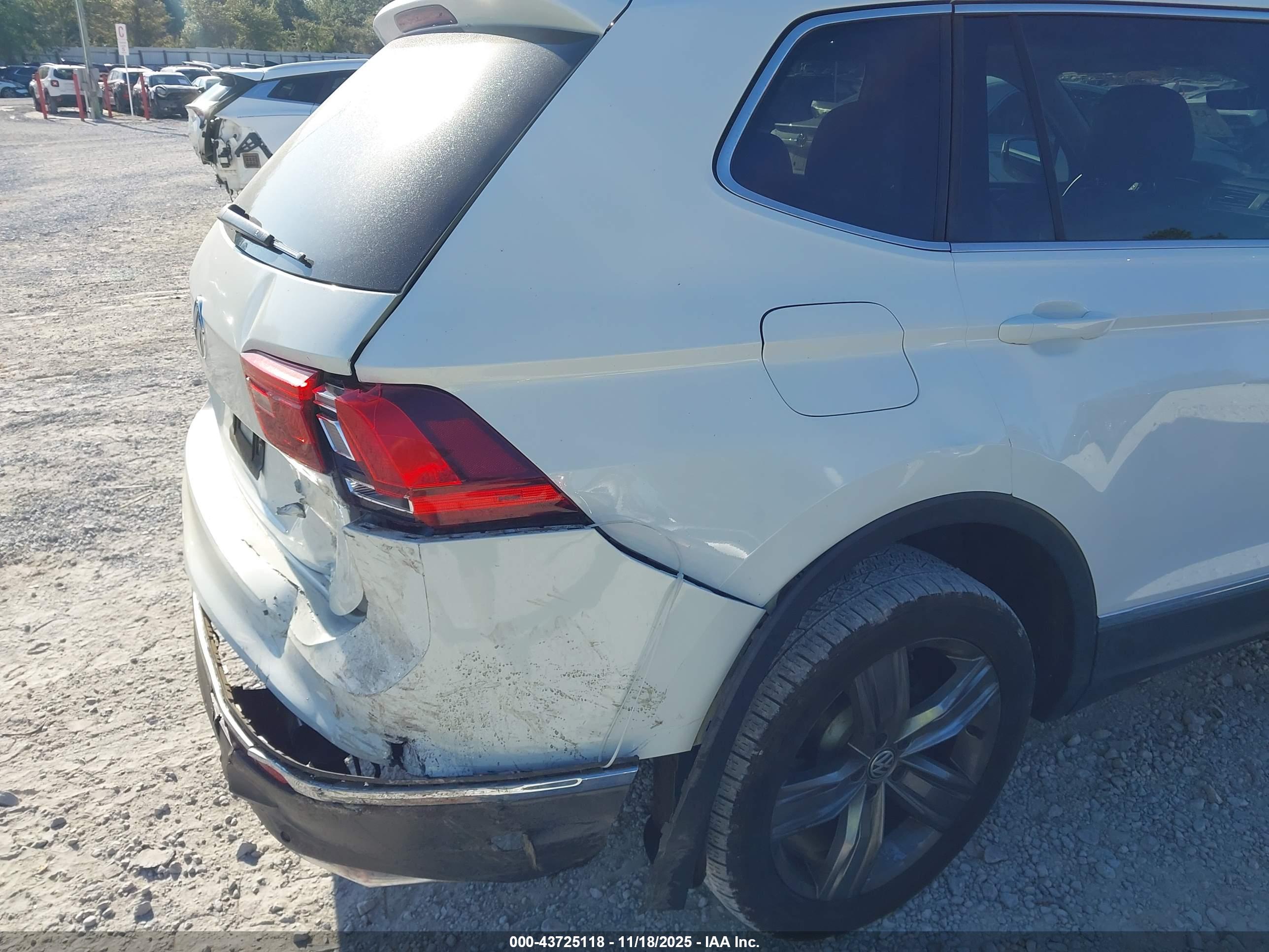 VOLKSWAGEN TIGUAN image 6