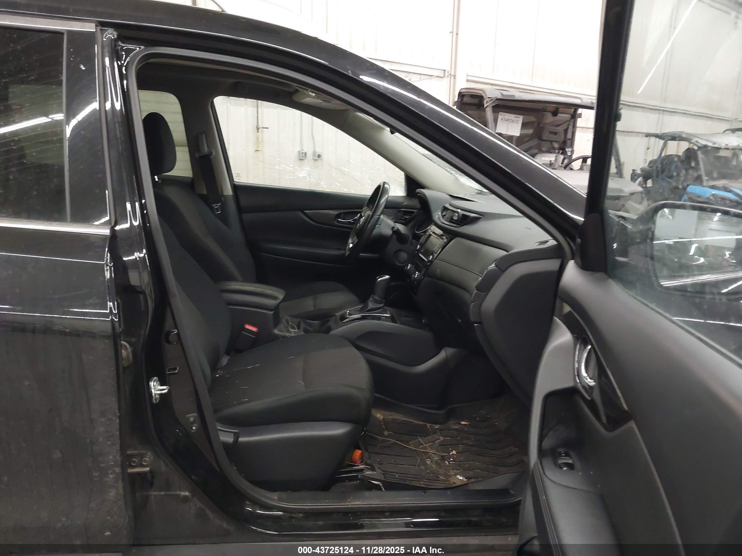 NISSAN ROGUE image 5