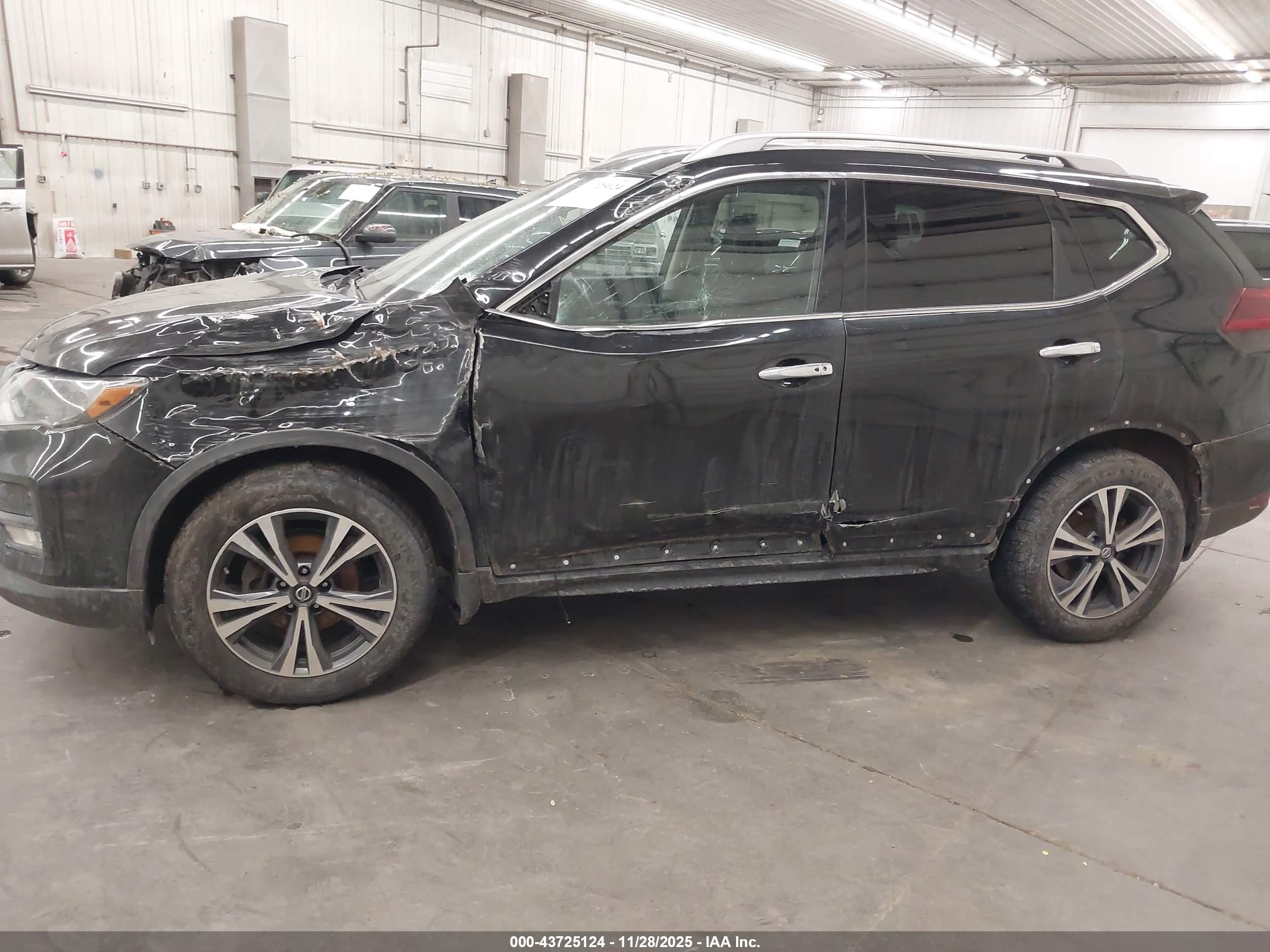 NISSAN ROGUE image 6