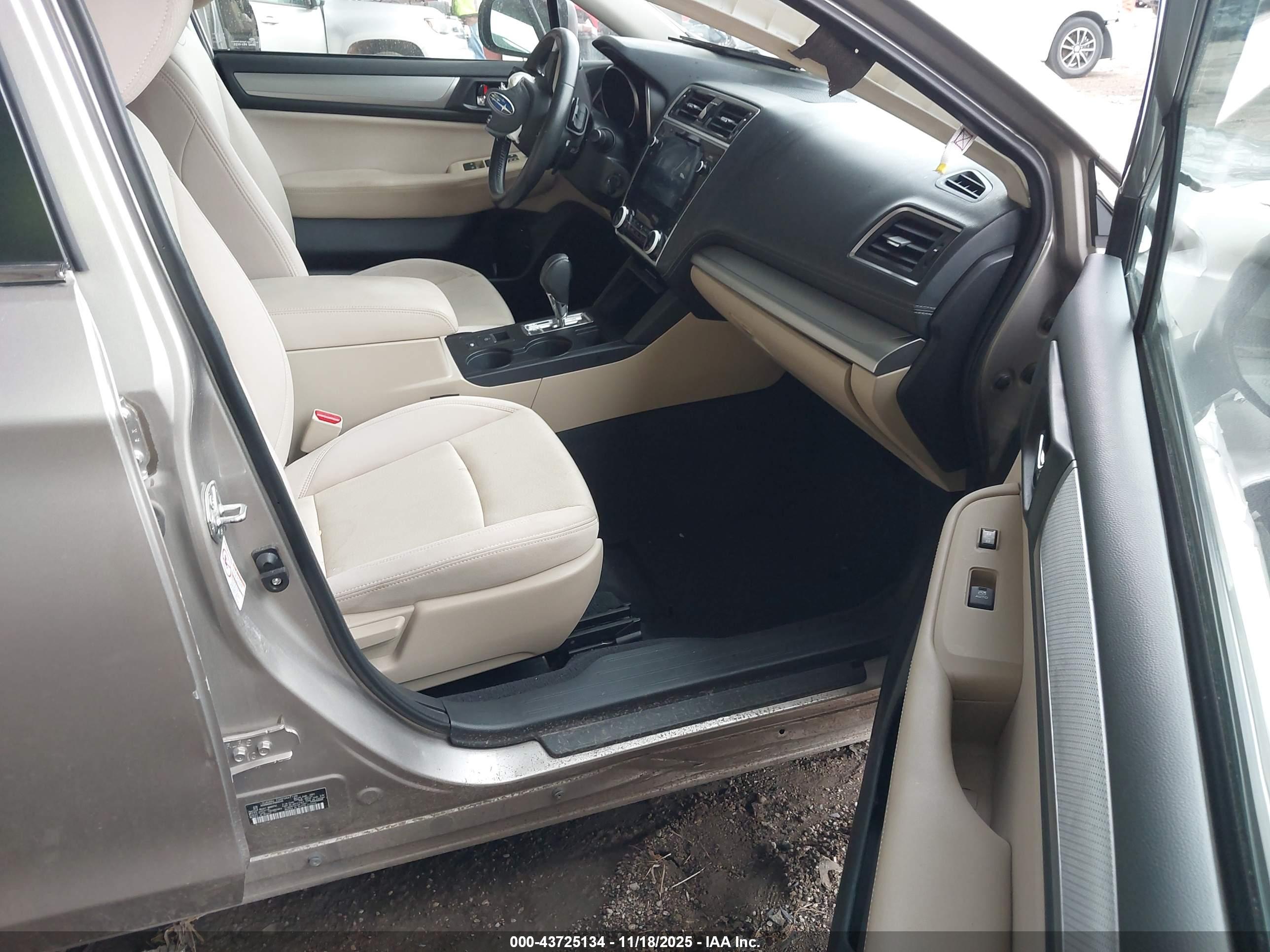 SUBARU LEGACY image 5
