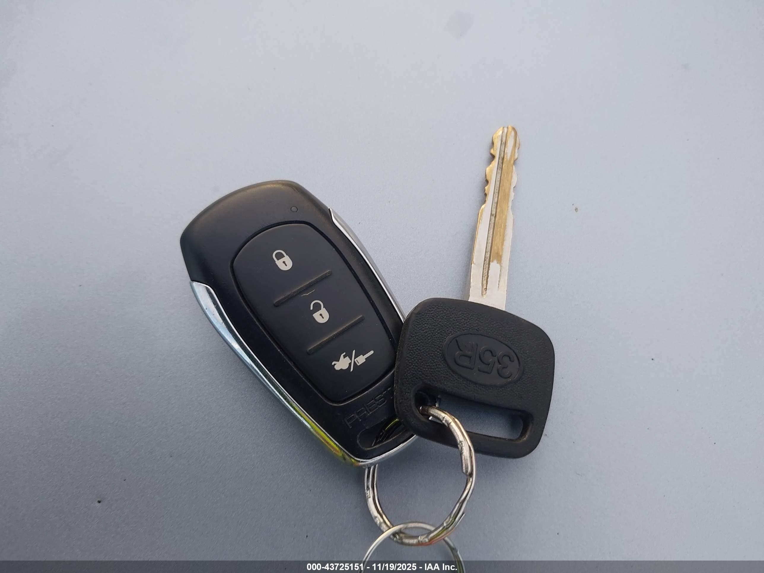TOYOTA RAV4 image 11