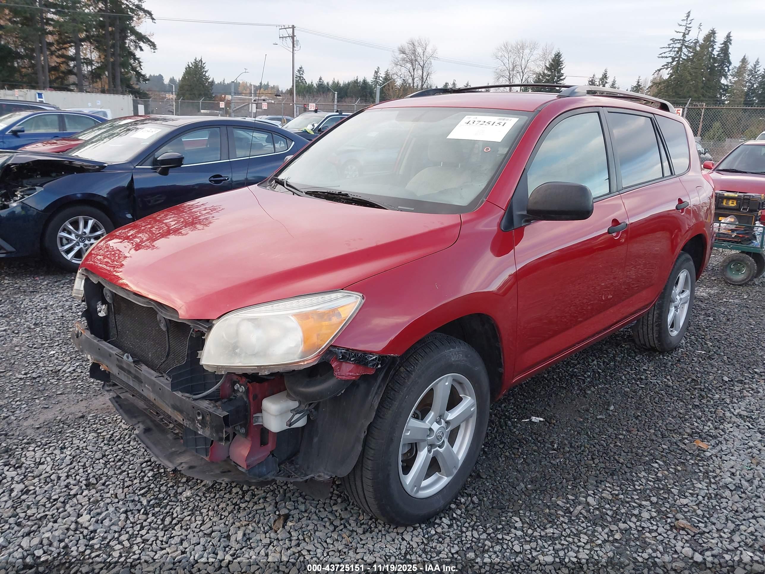 TOYOTA RAV4 image 2