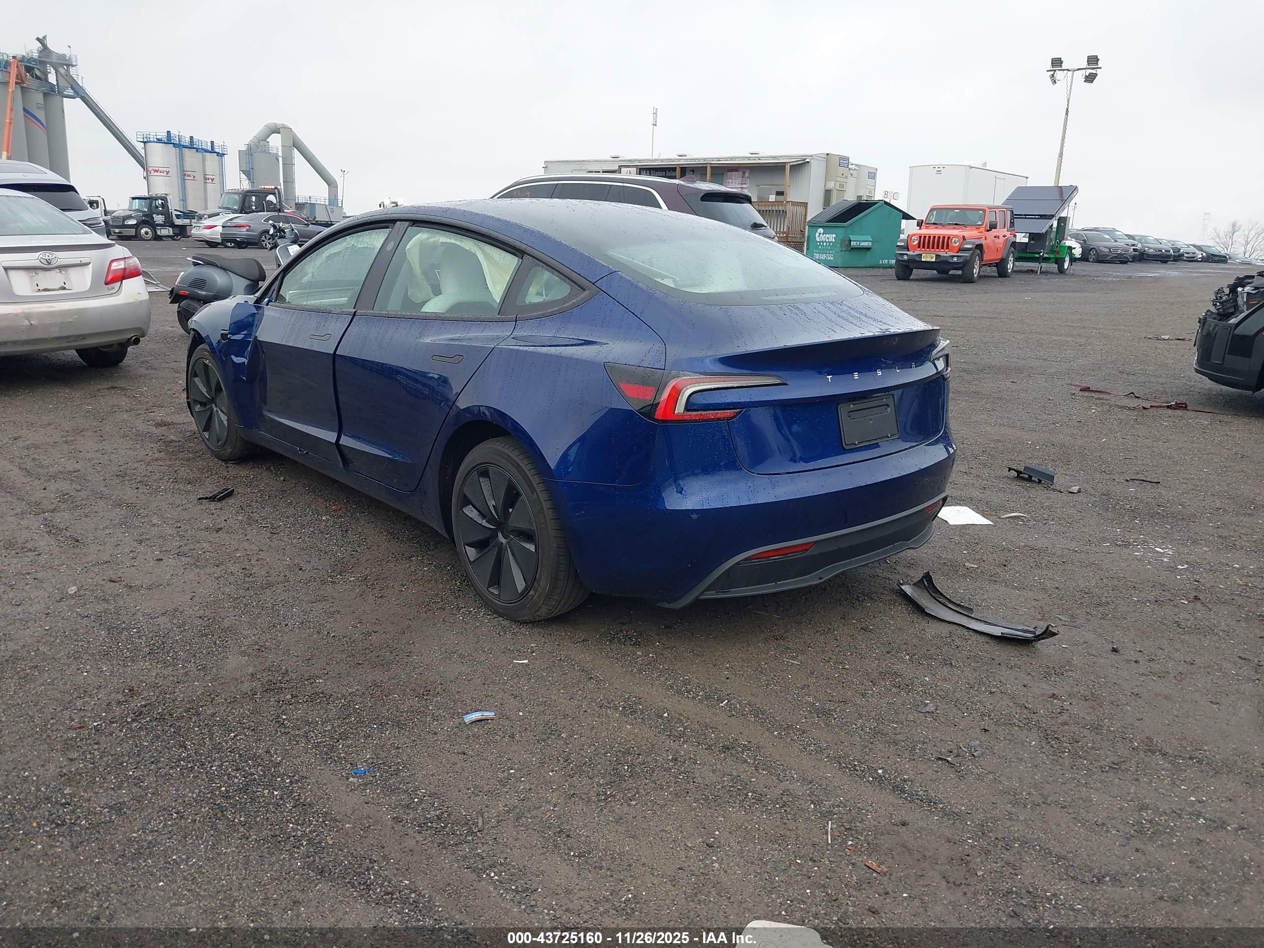 TESLA MODEL image 3