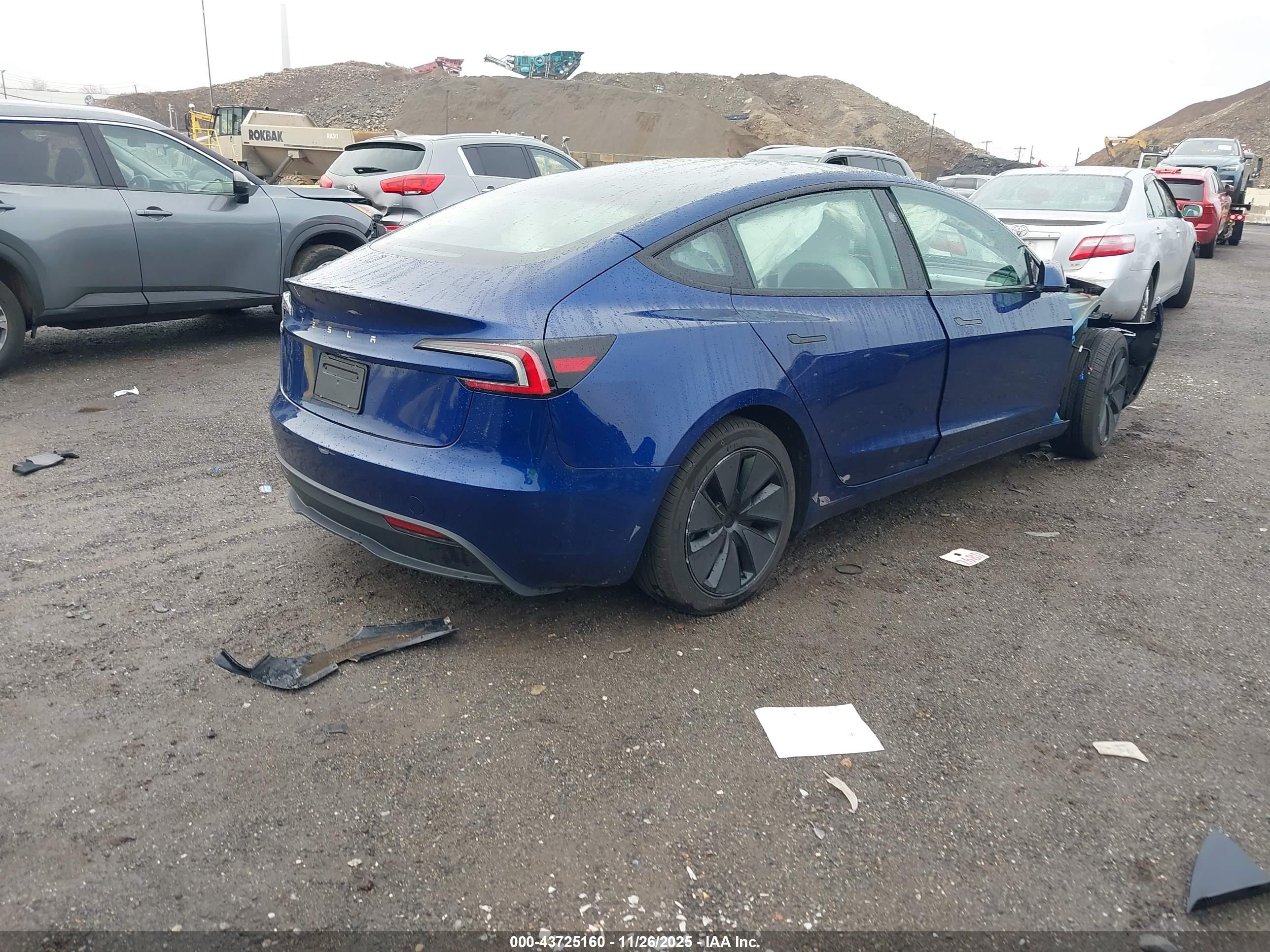 TESLA MODEL image 4