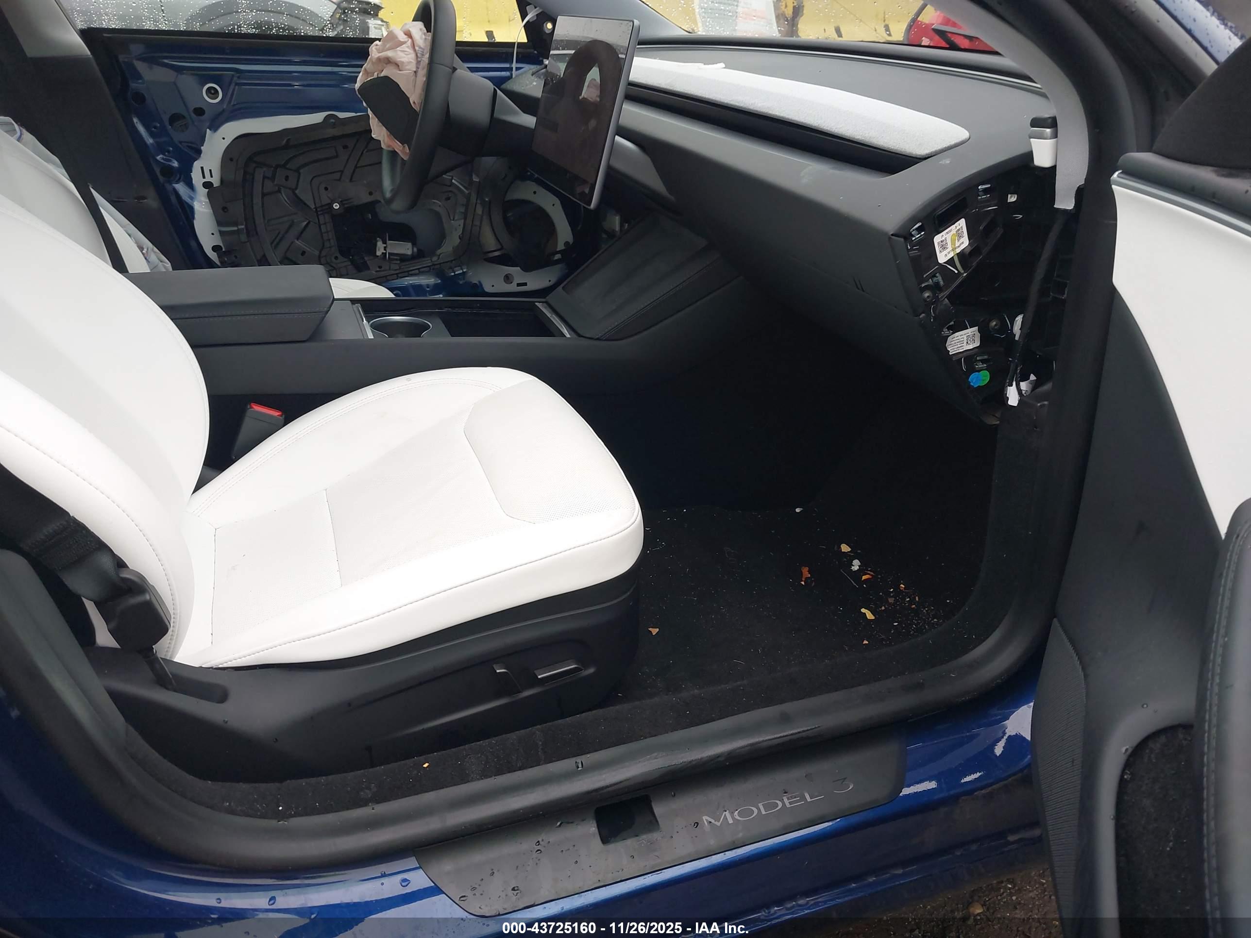 TESLA MODEL image 5