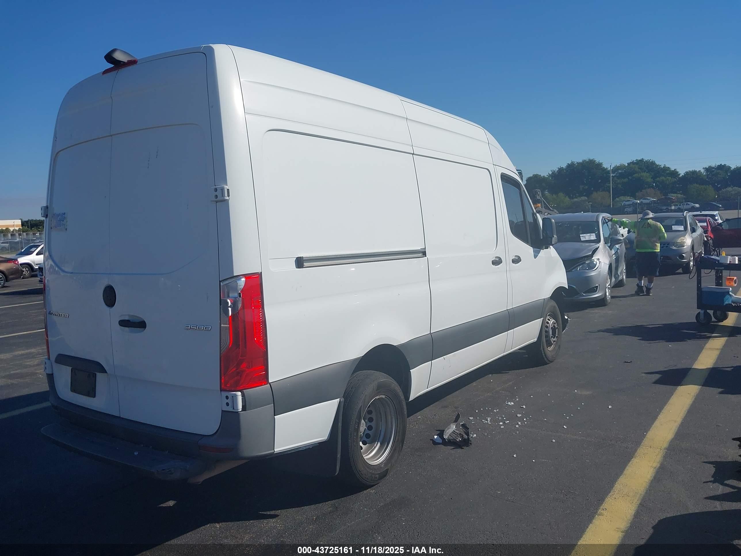 MERCEDES-BENZ SPRINTER image 4