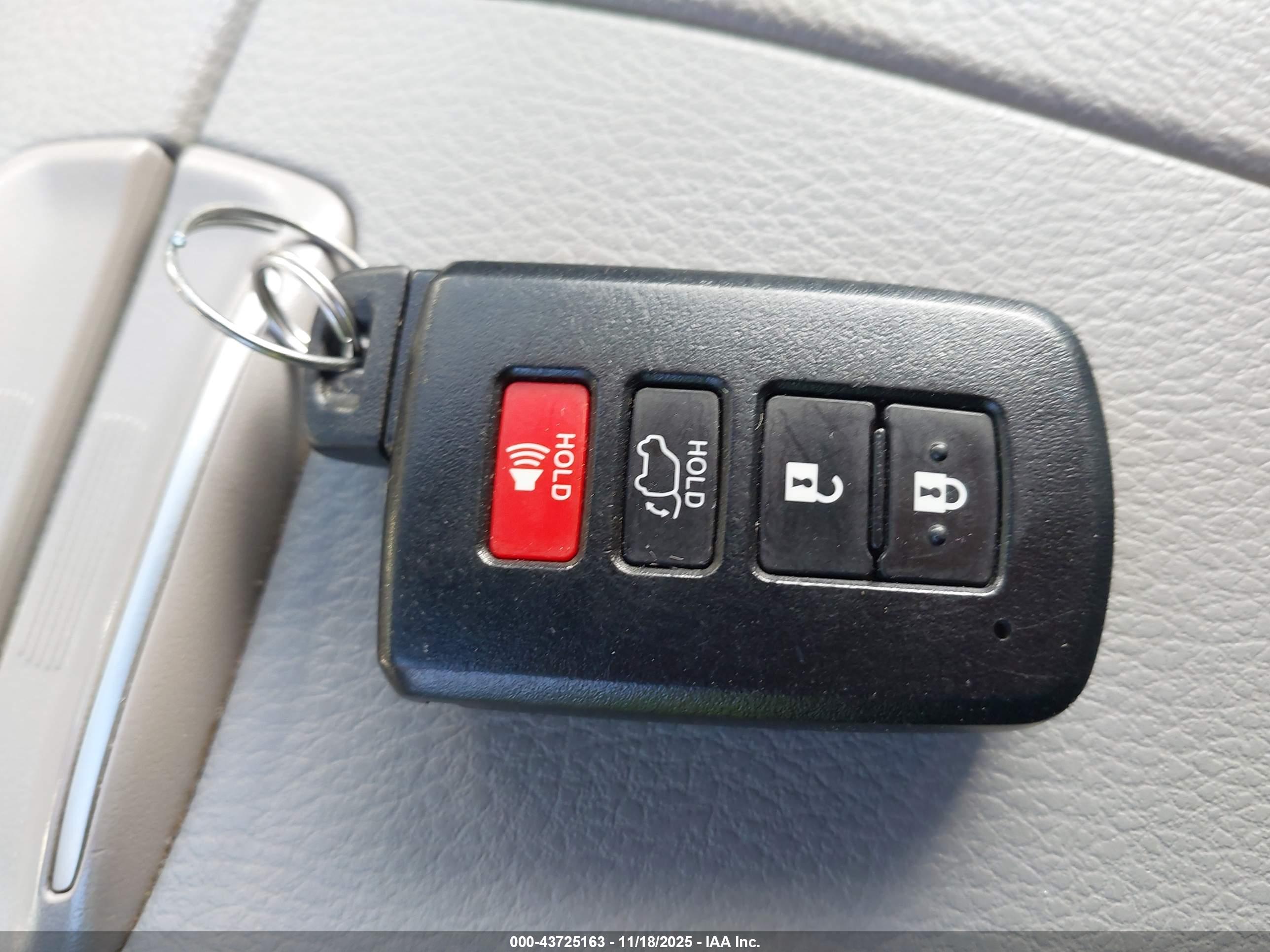 TOYOTA HIGHLANDER image 11