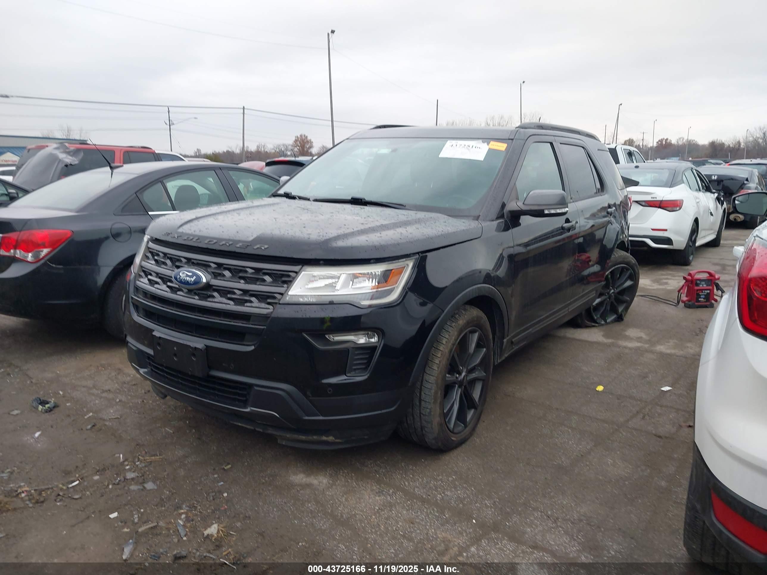 FORD EXPLORER image 2