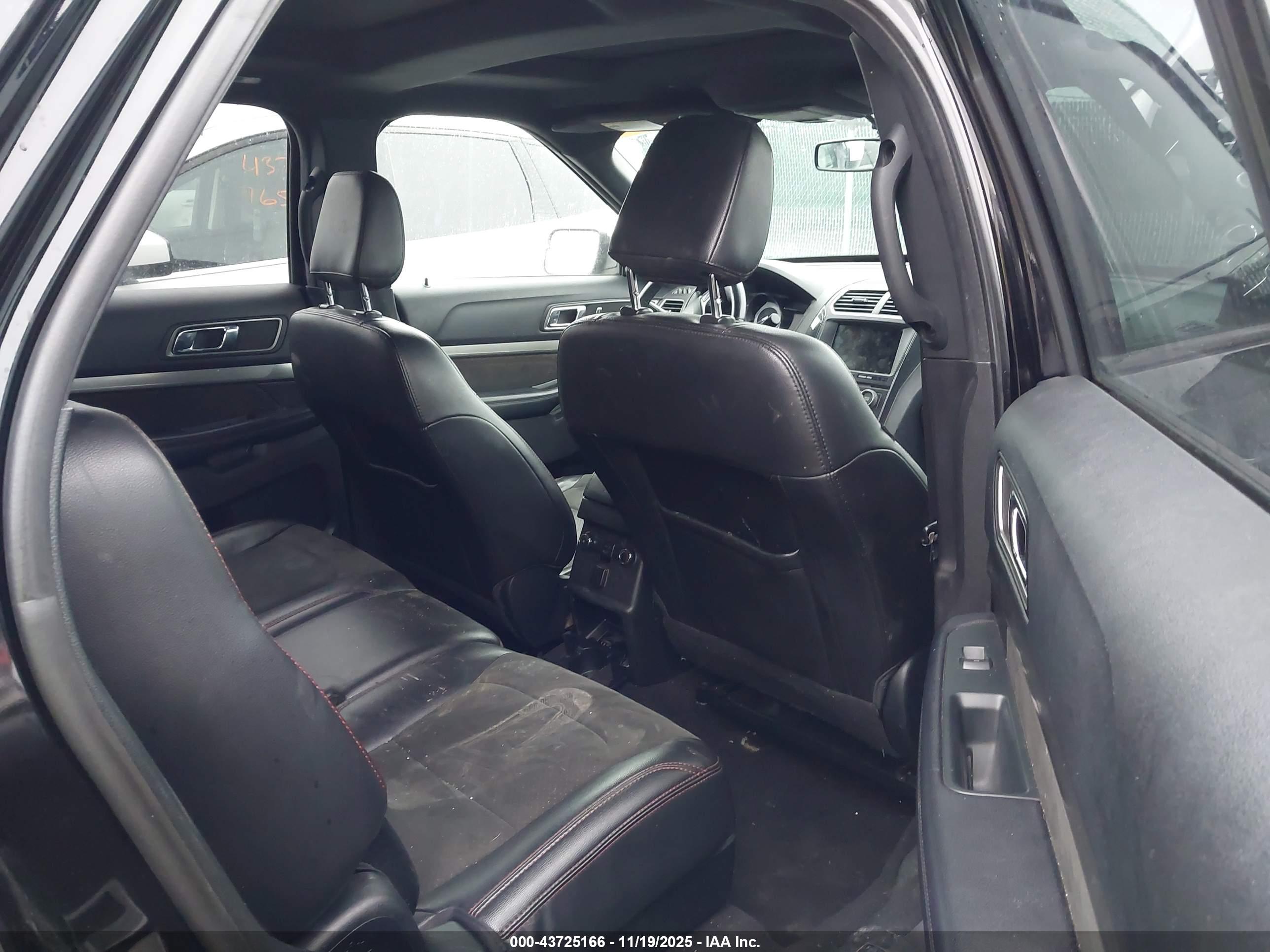 FORD EXPLORER image 8