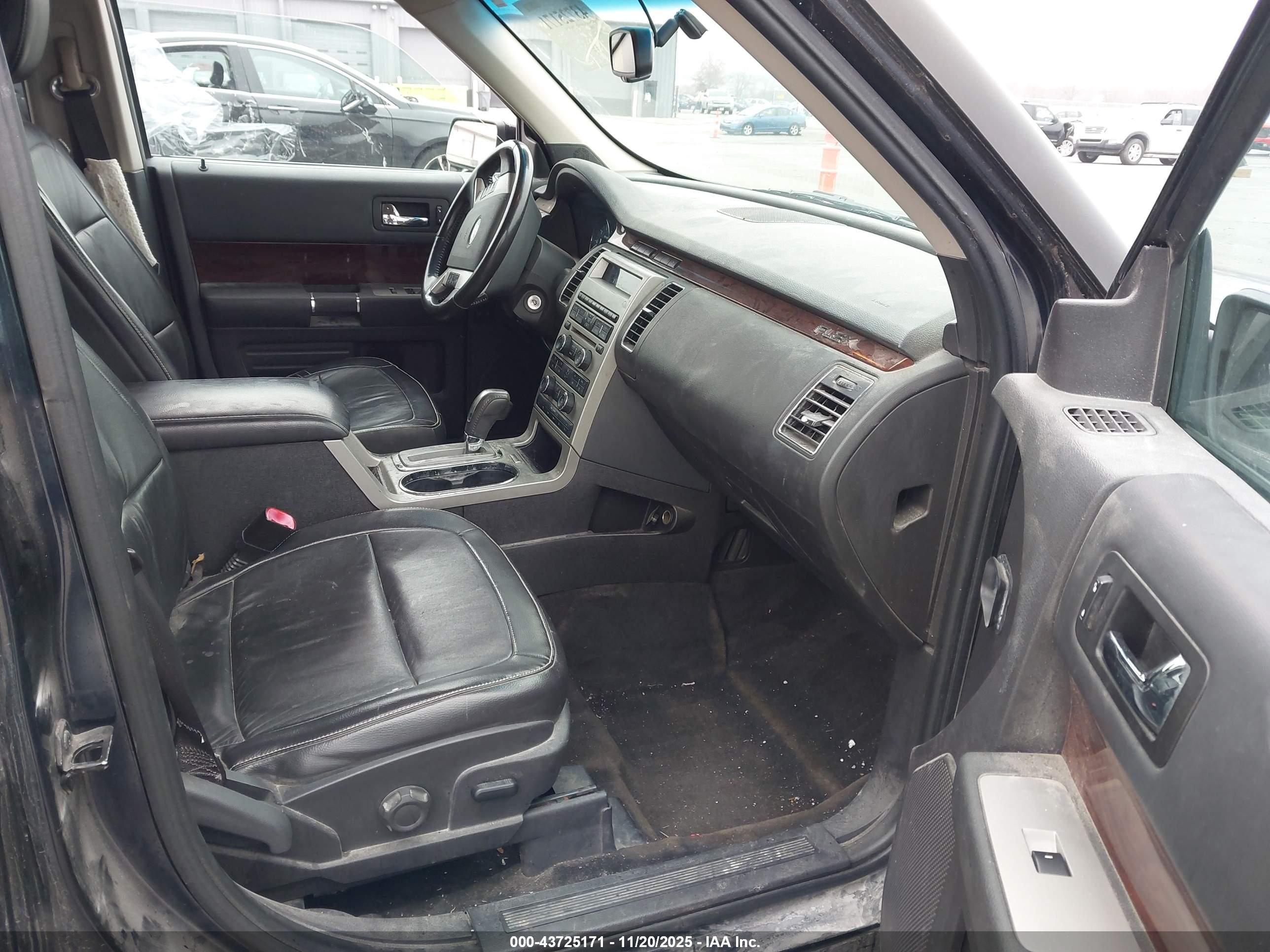FORD FLEX image 5