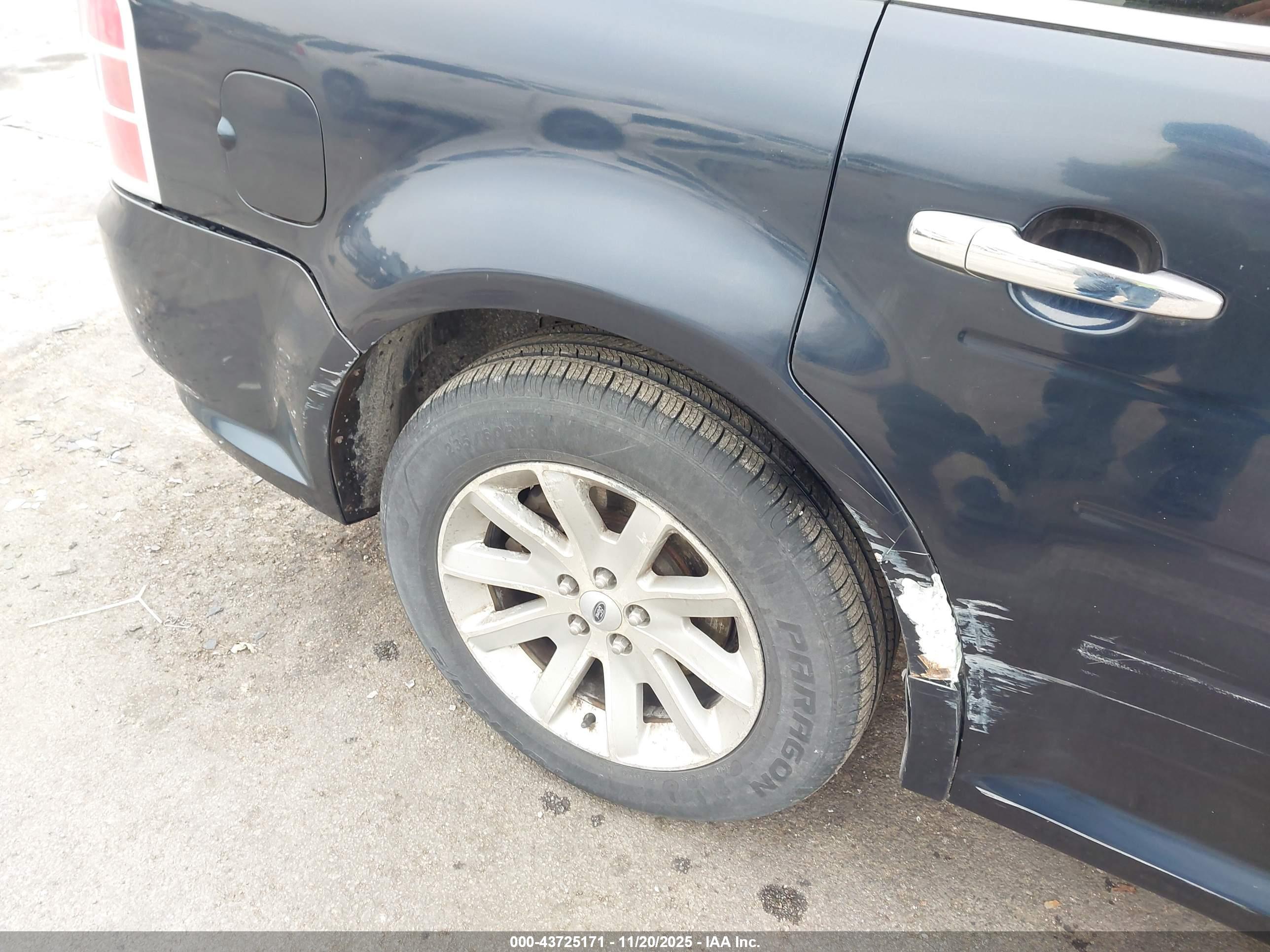 FORD FLEX image 6