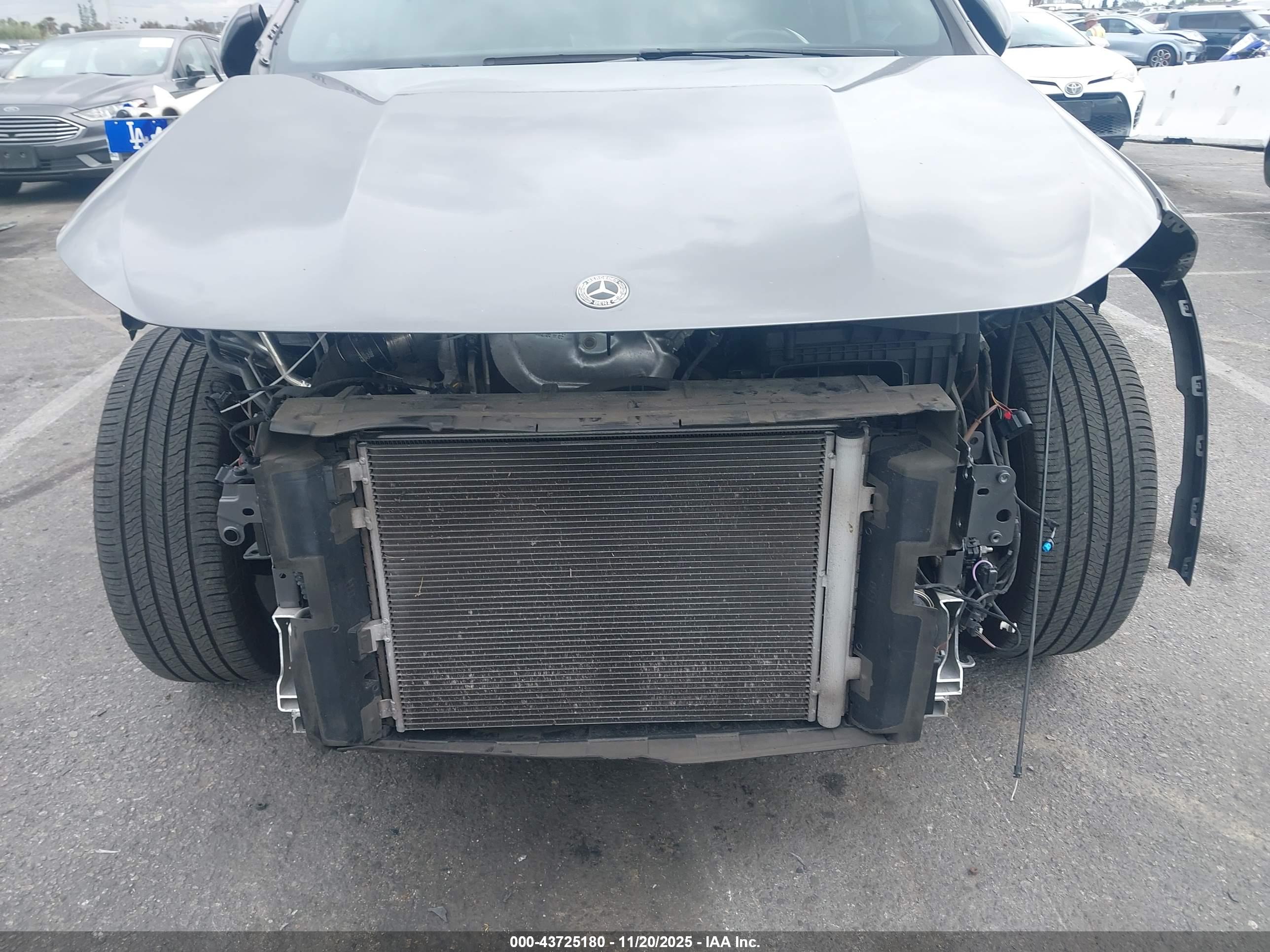 MERCEDES-BENZ GLA image 6