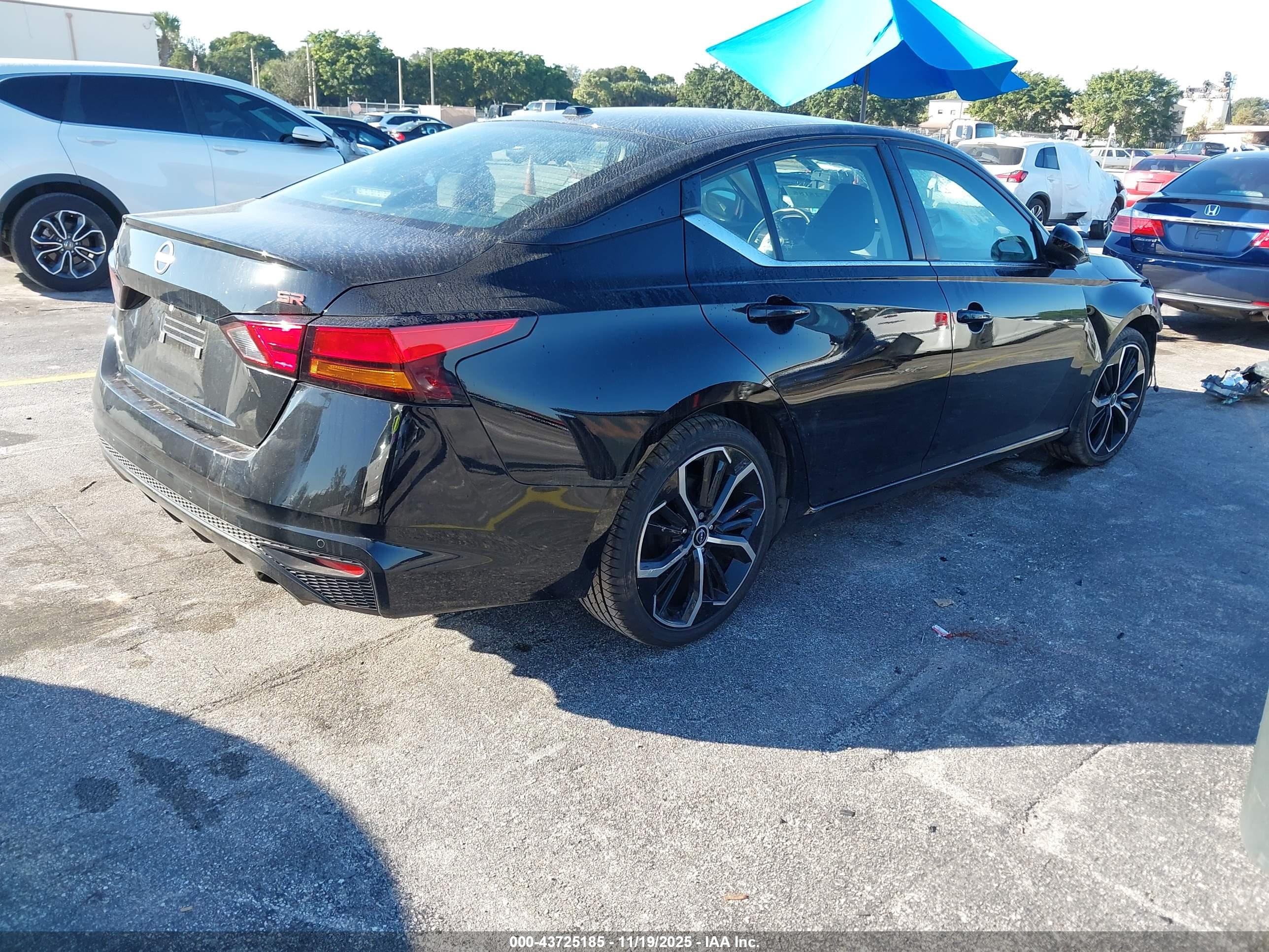 NISSAN ALTIMA image 4
