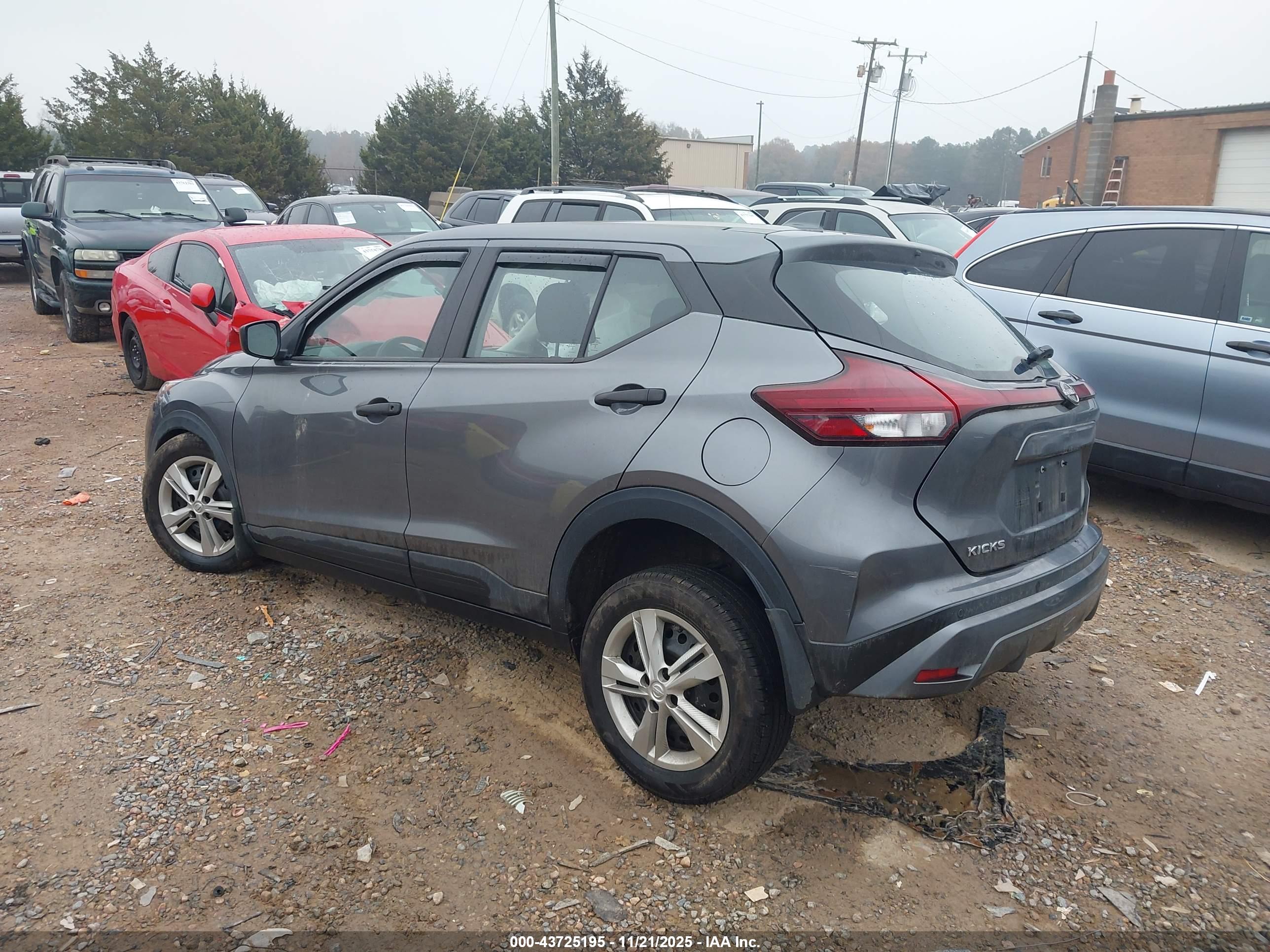 NISSAN KICKS image 3