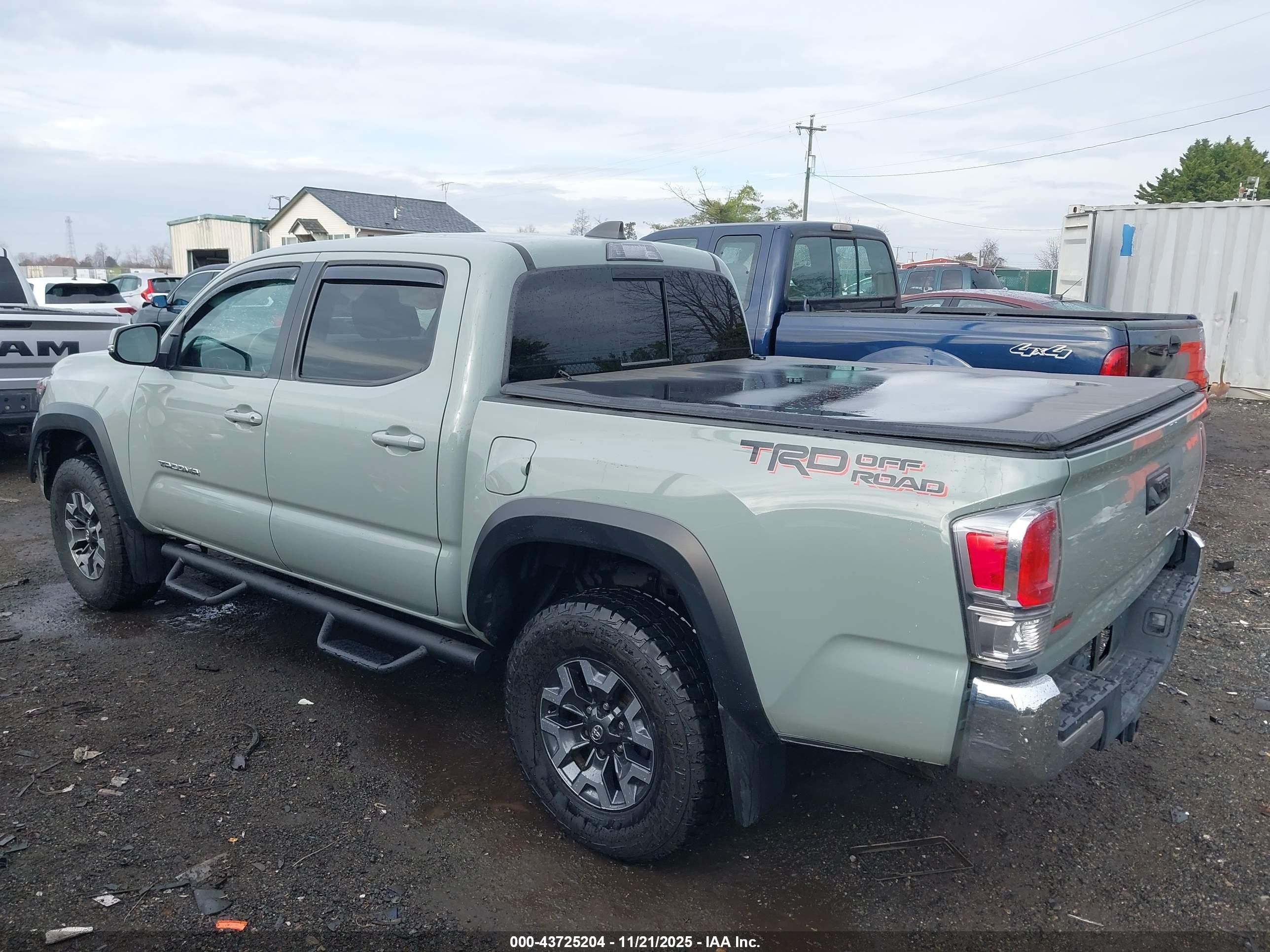 TOYOTA TACOMA image 3
