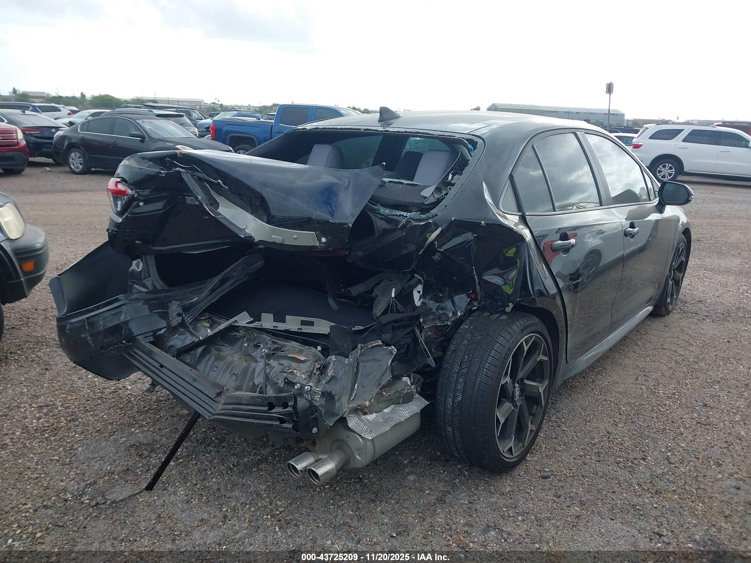TOYOTA COROLLA image 4