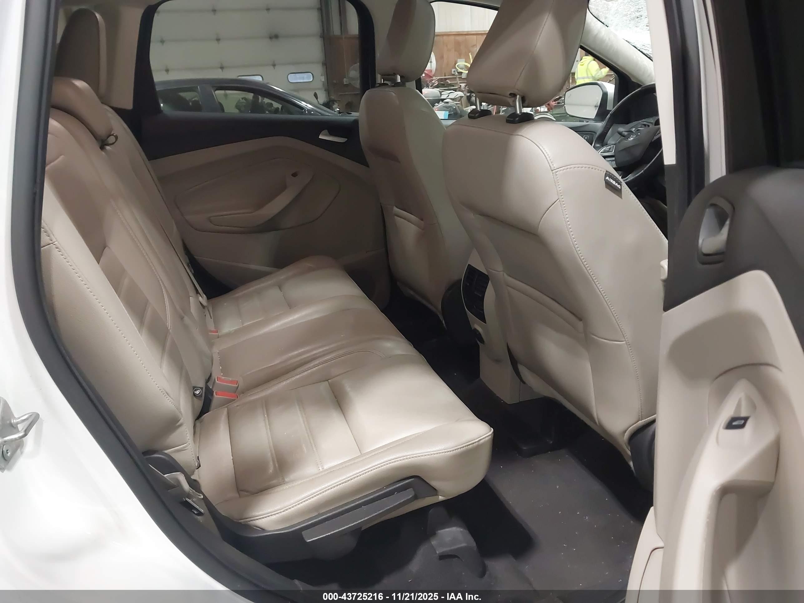 FORD ESCAPE image 8