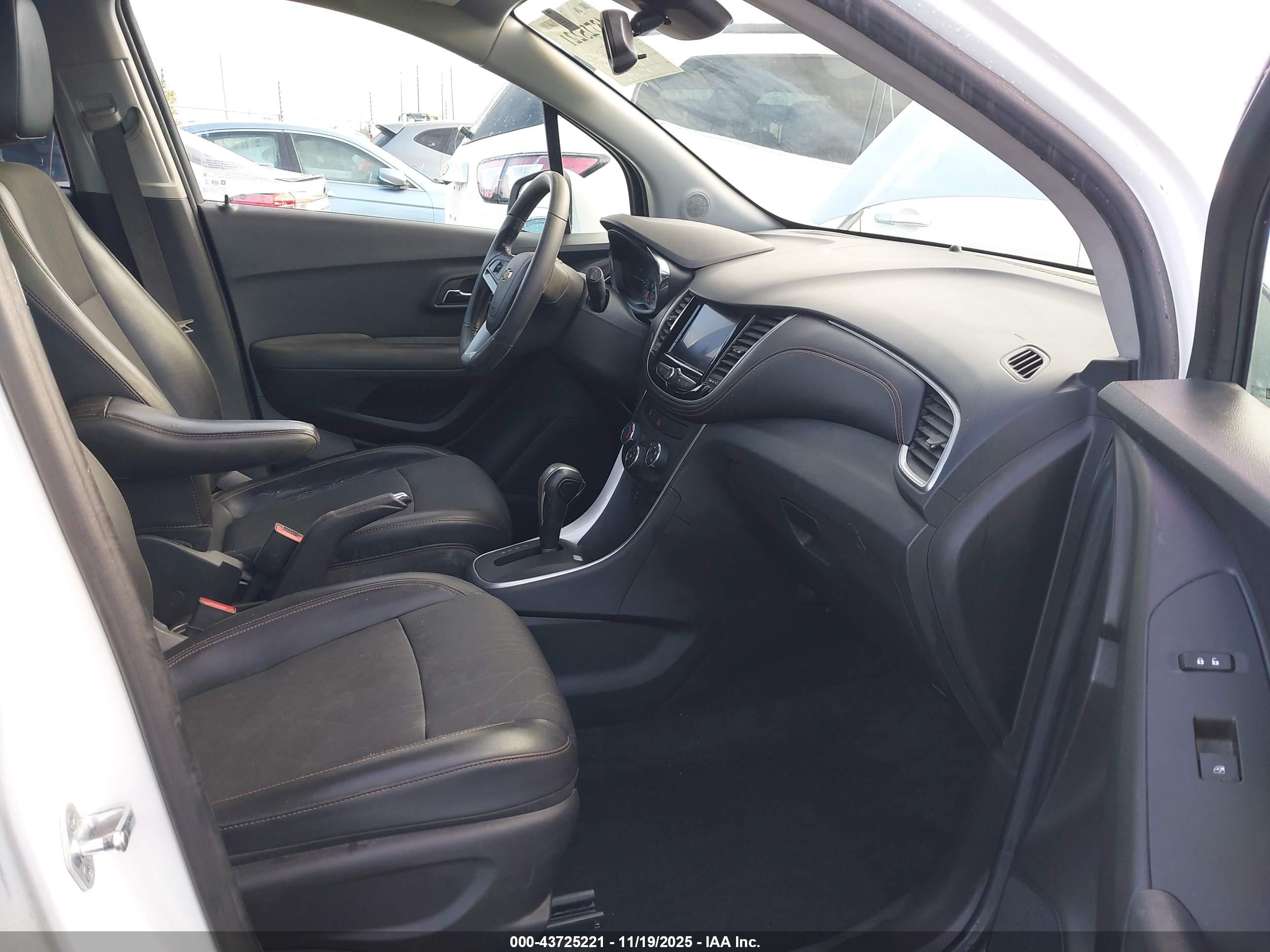 CHEVROLET TRAX image 5