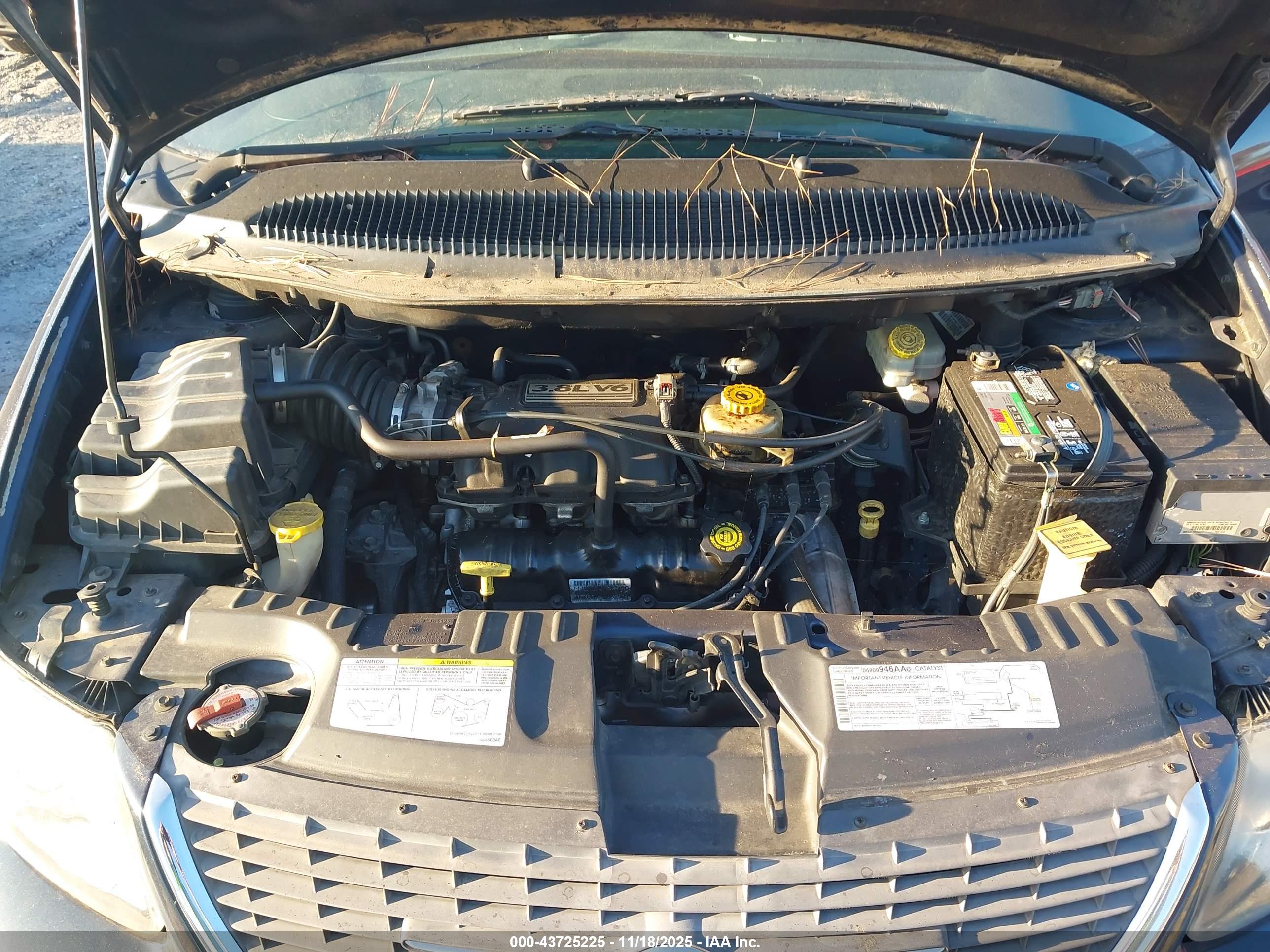 CHRYSLER TOWN image 10